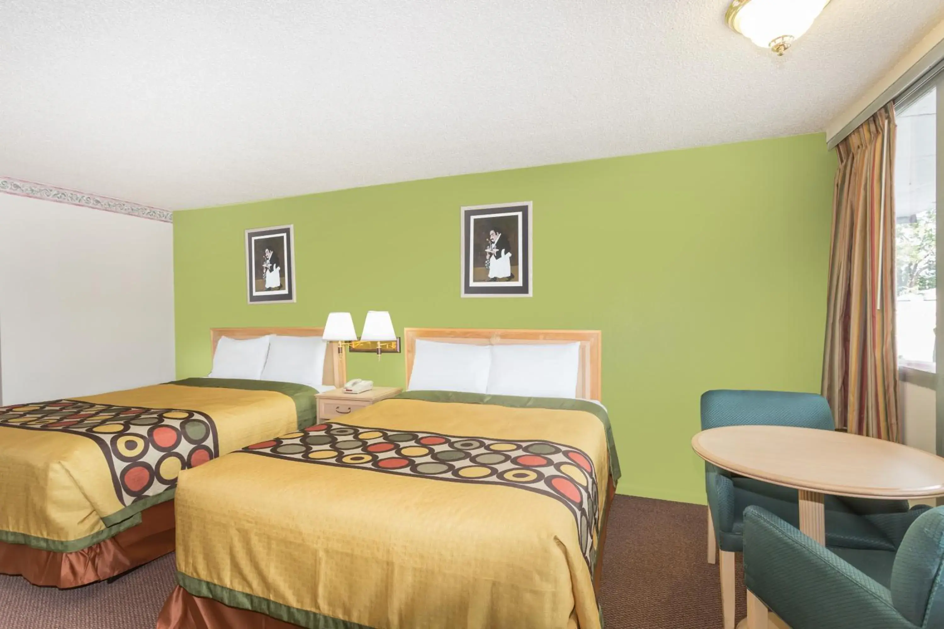 Queen Room with Two Queen Beds in Knights Inn Statesboro Queen Room with Two Queen Beds in Knights Inn Statesboro