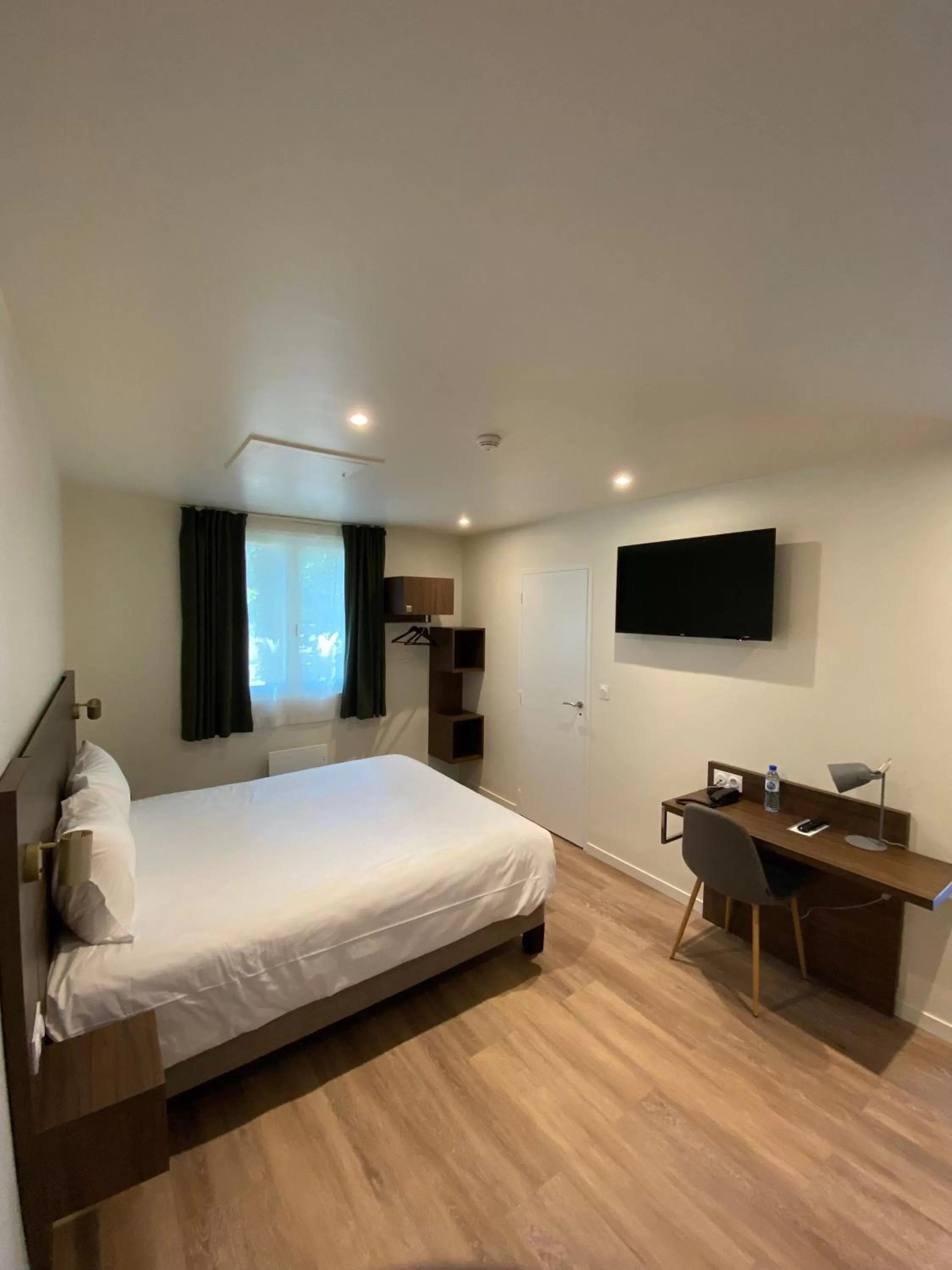 Bed in Mayrena Hotel Restaurant