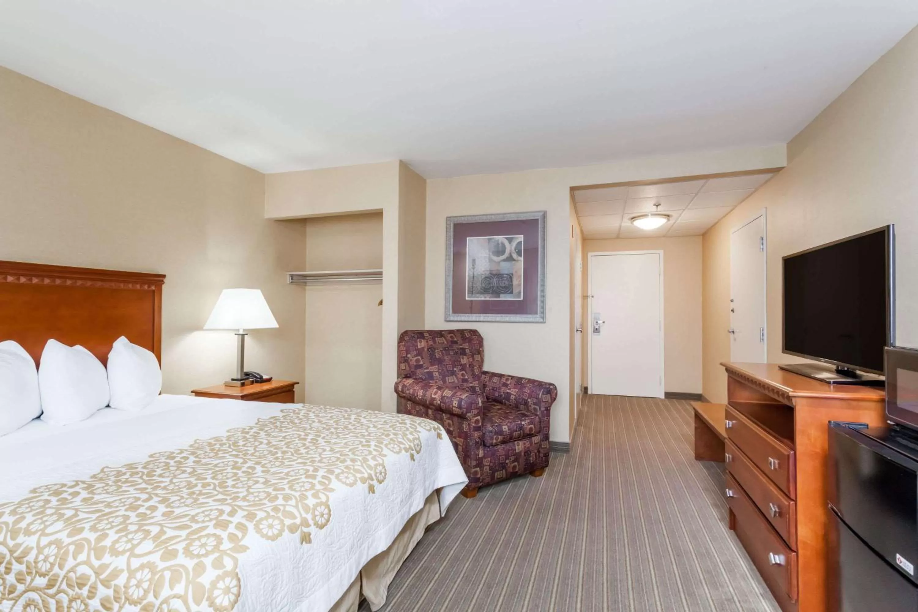 Photo of the whole room, Bed in Days Inn by Wyndham Windsor Locks / Bradley Intl Airport