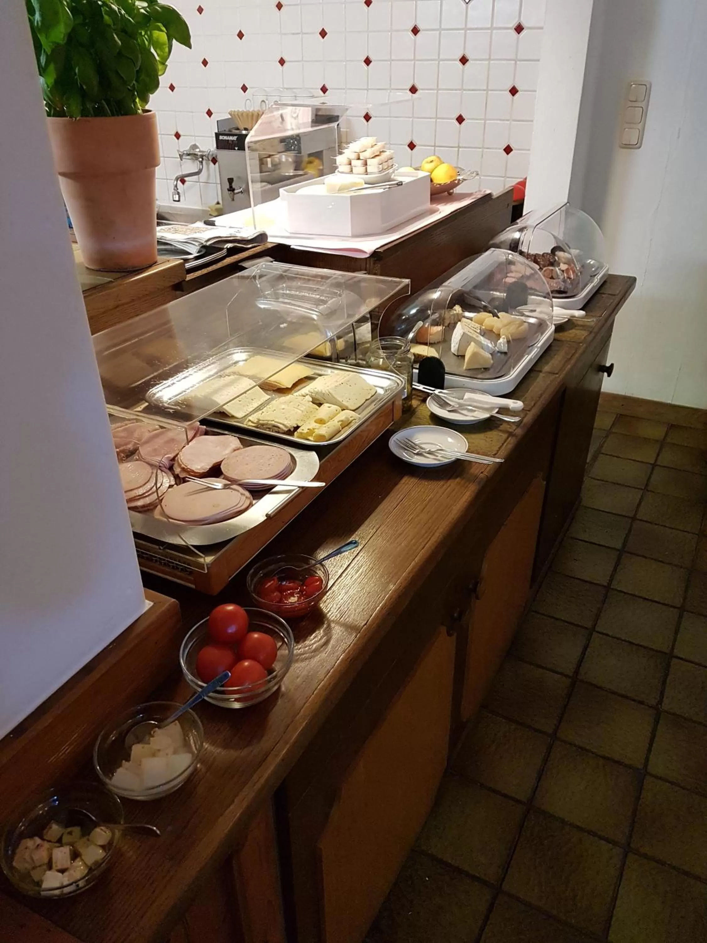 Buffet breakfast in Hotel Büchner Garni