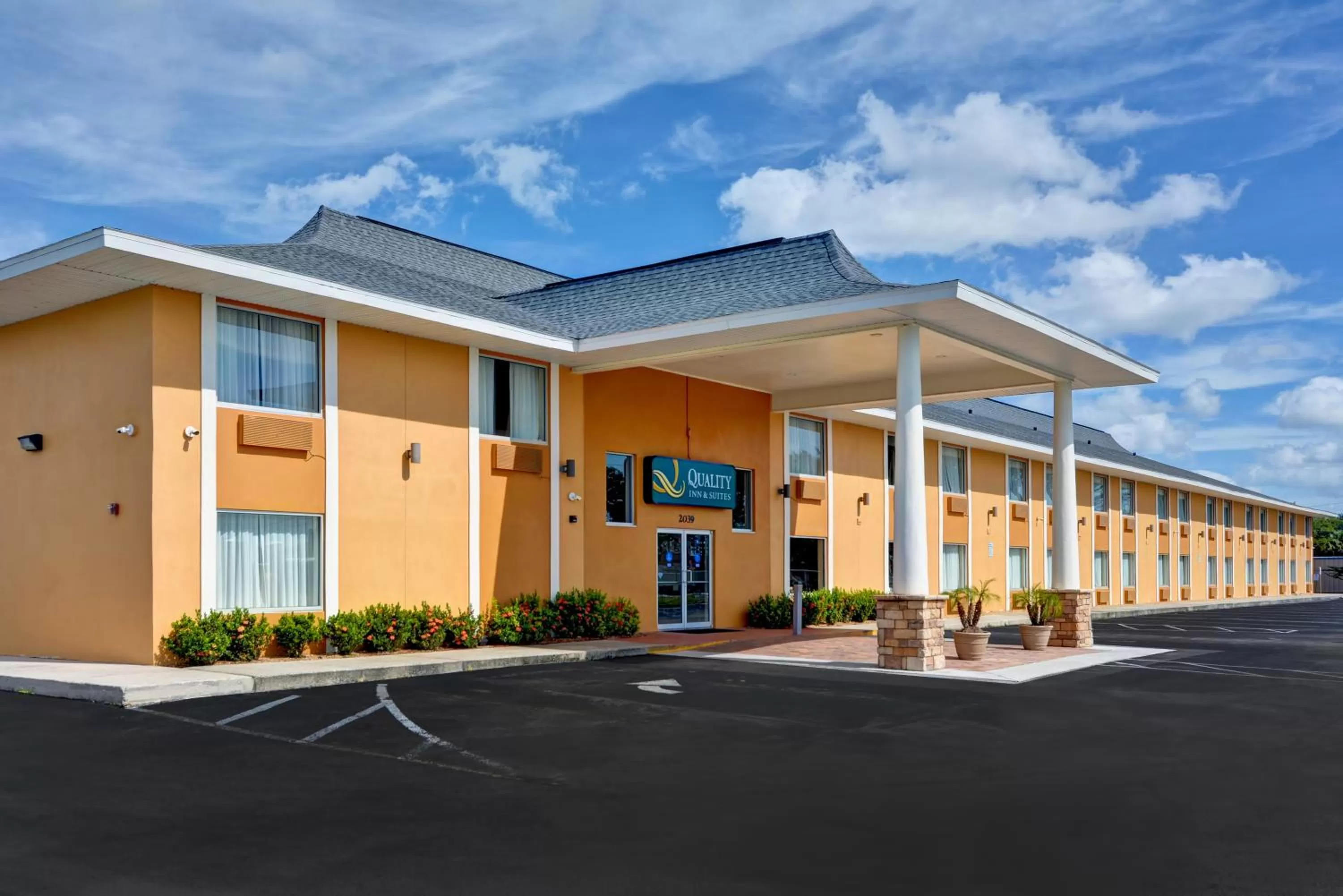 Property building in Quality Inn & Suites Heritage Park