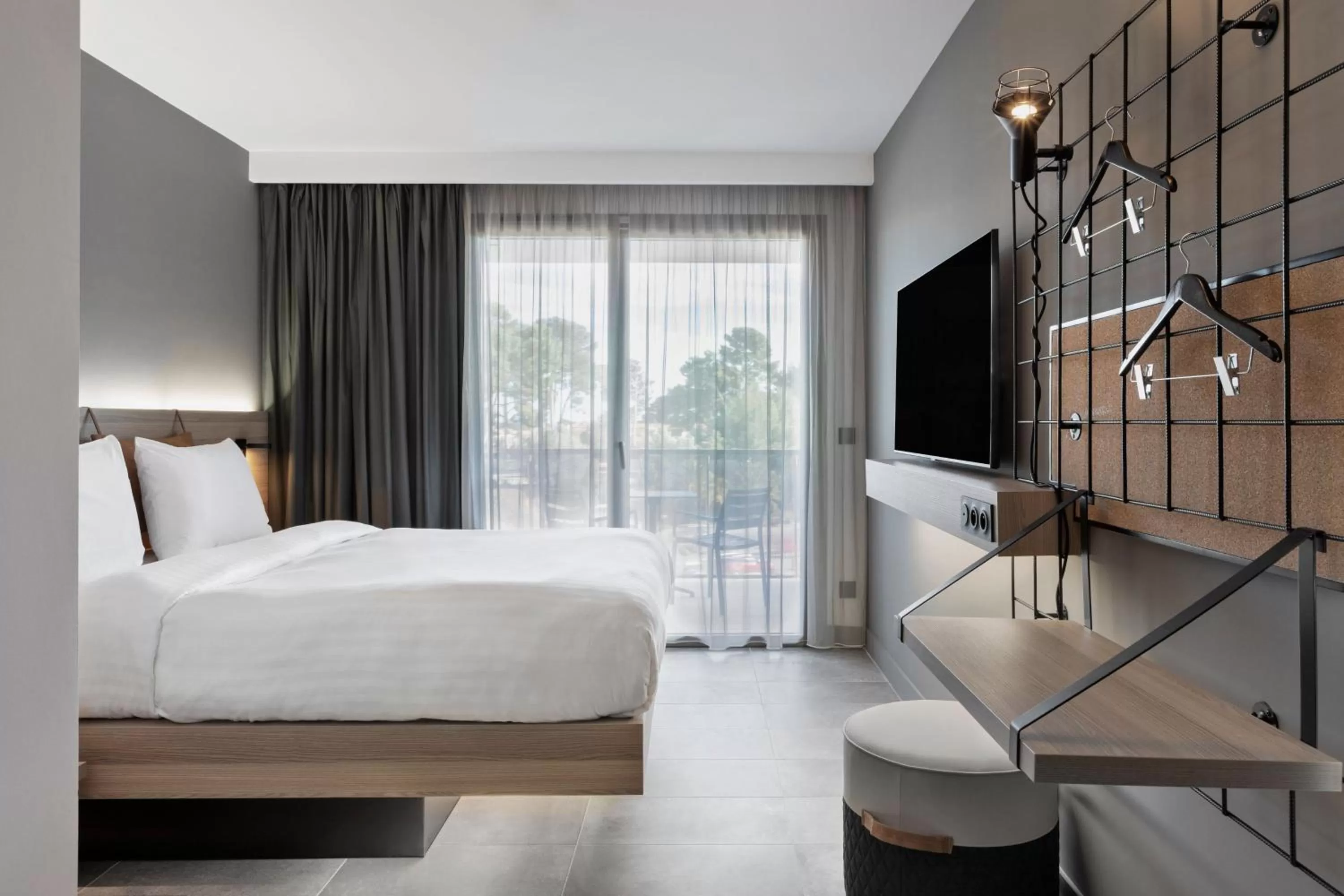 Photo of the whole room in Moxy La Ciotat