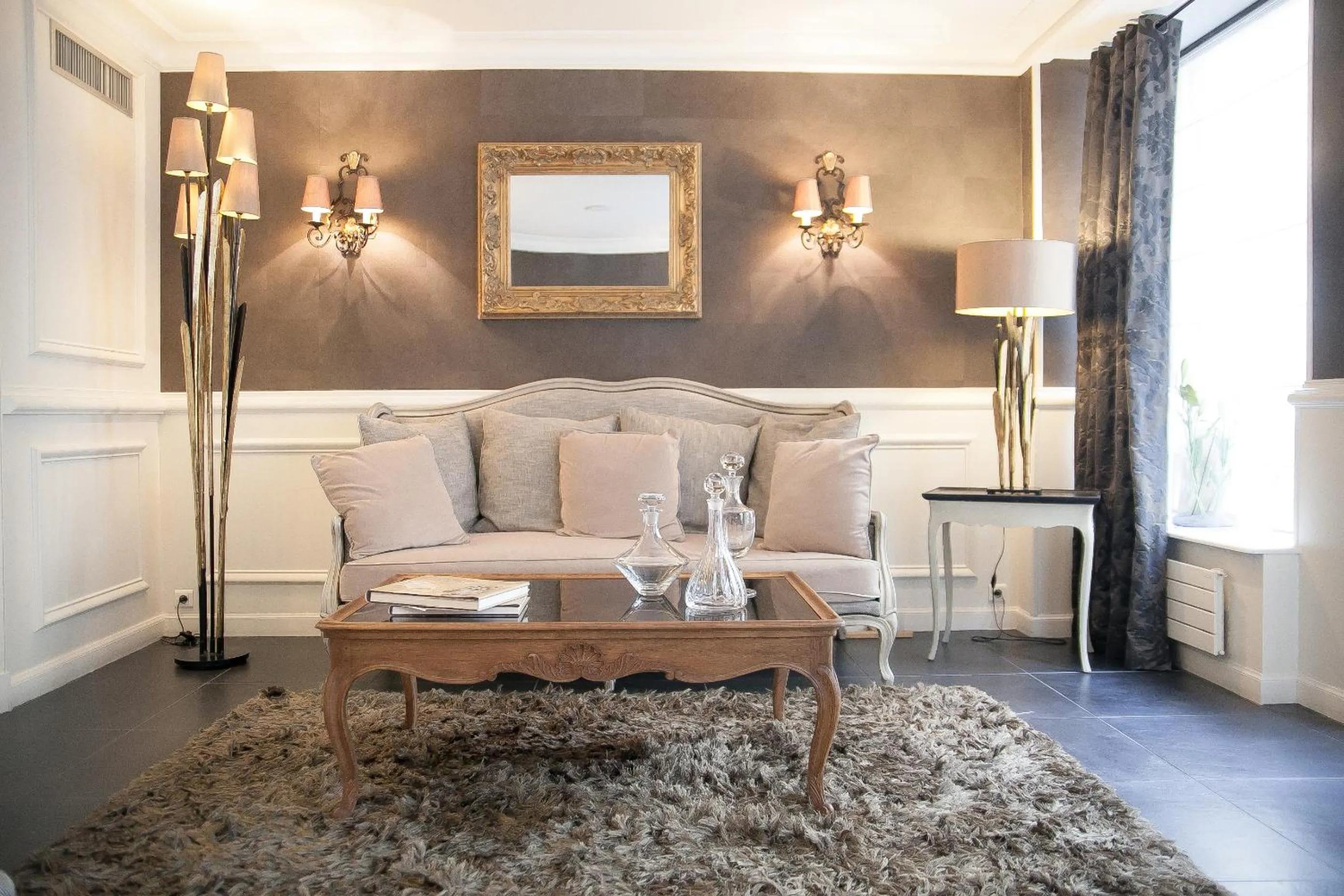 Lounge or bar in Hôtel Jardin Le Bréa