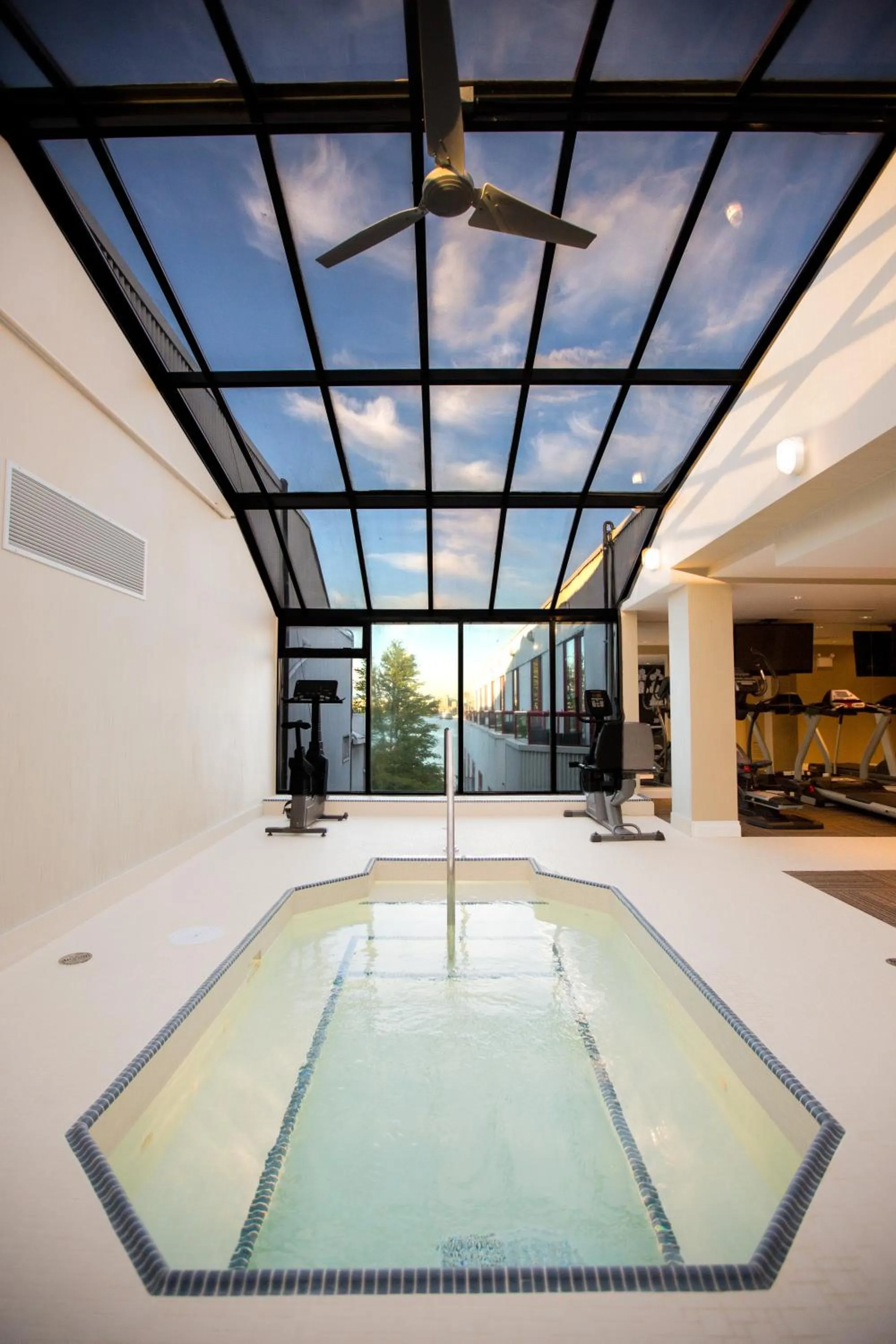 Hot Tub in Granville Island Hotel