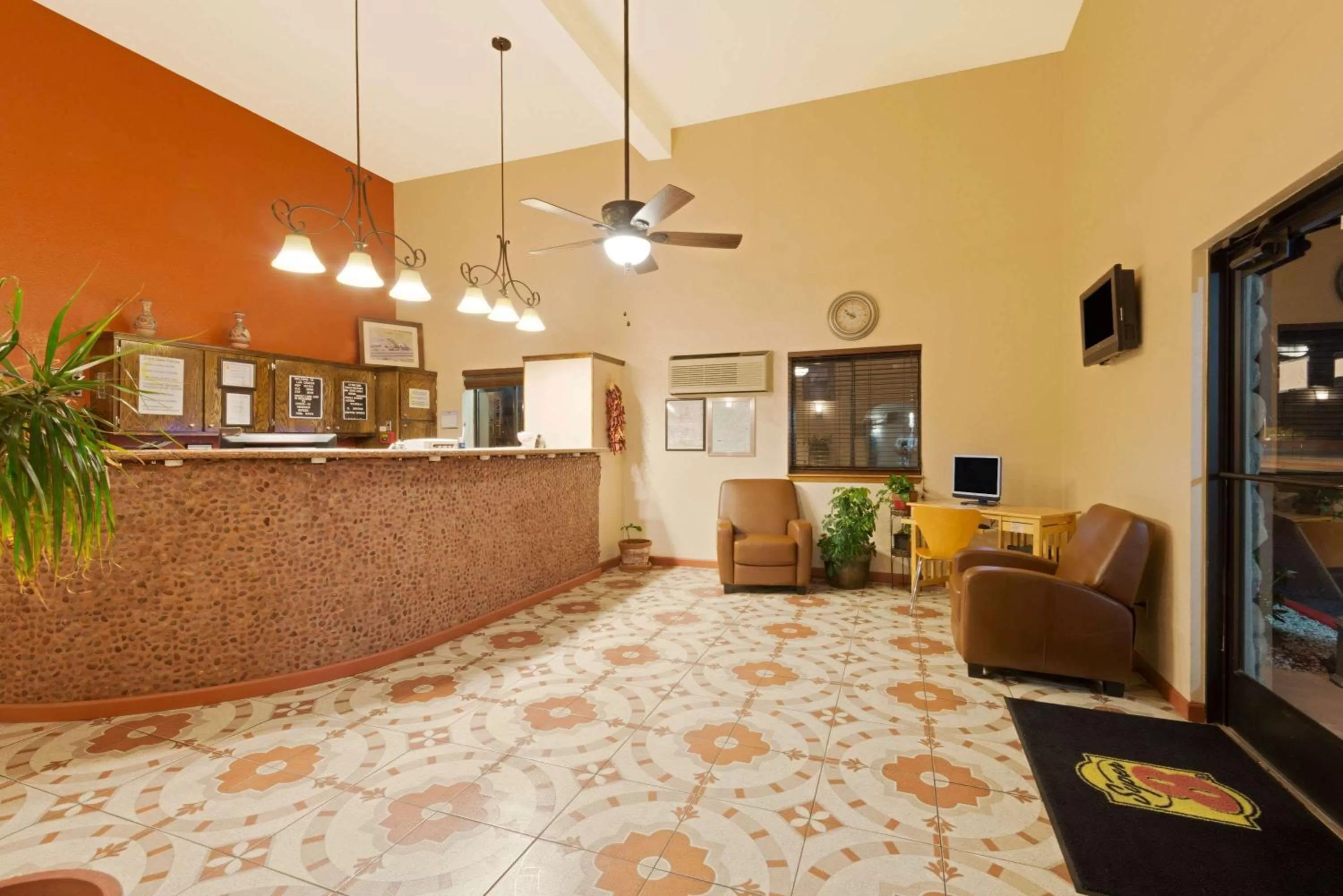 Lobby or reception in Super 8 by Wyndham Las Cruces/White Sands Area