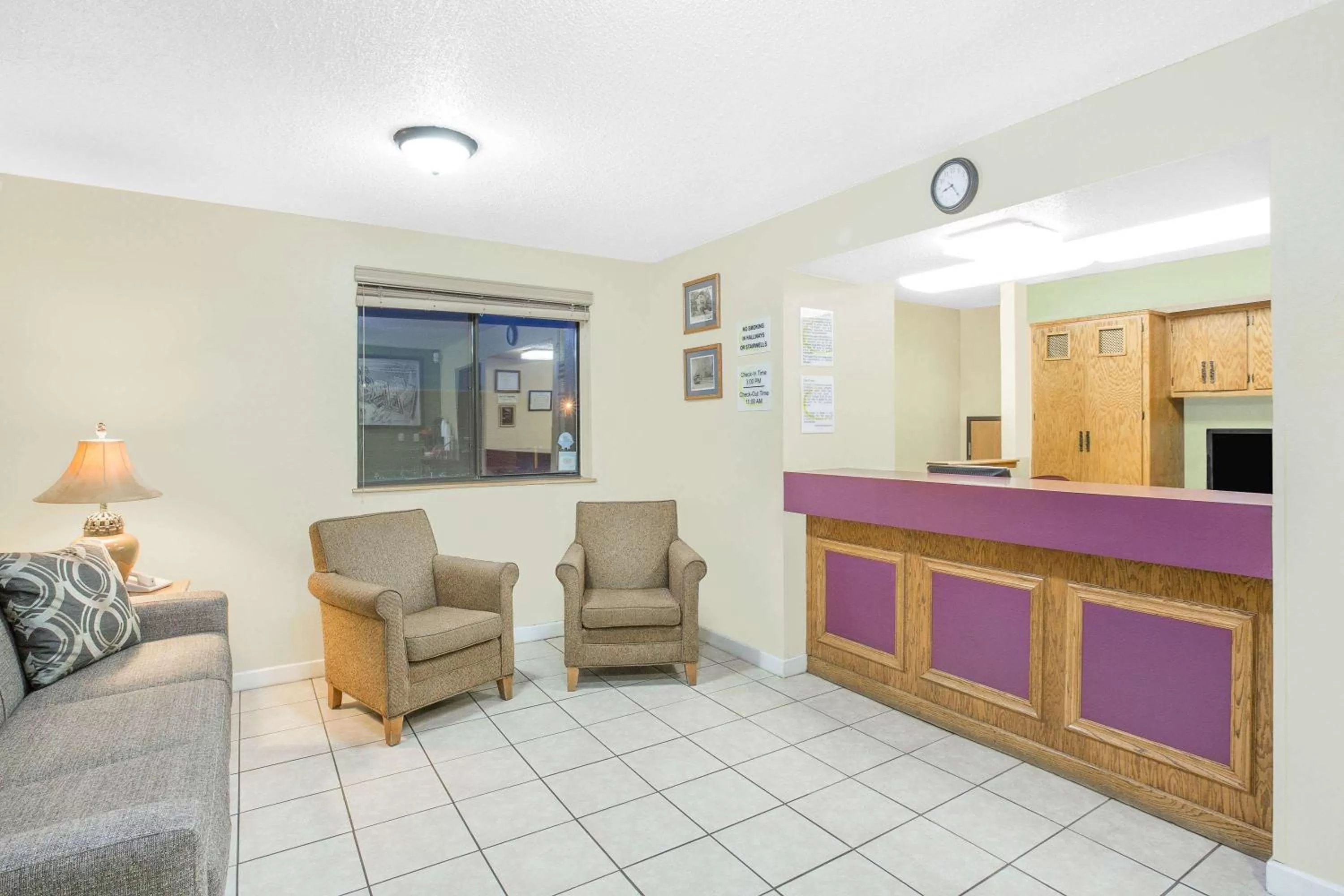 Lobby or reception in Super 8 by Wyndham Roanoke VA