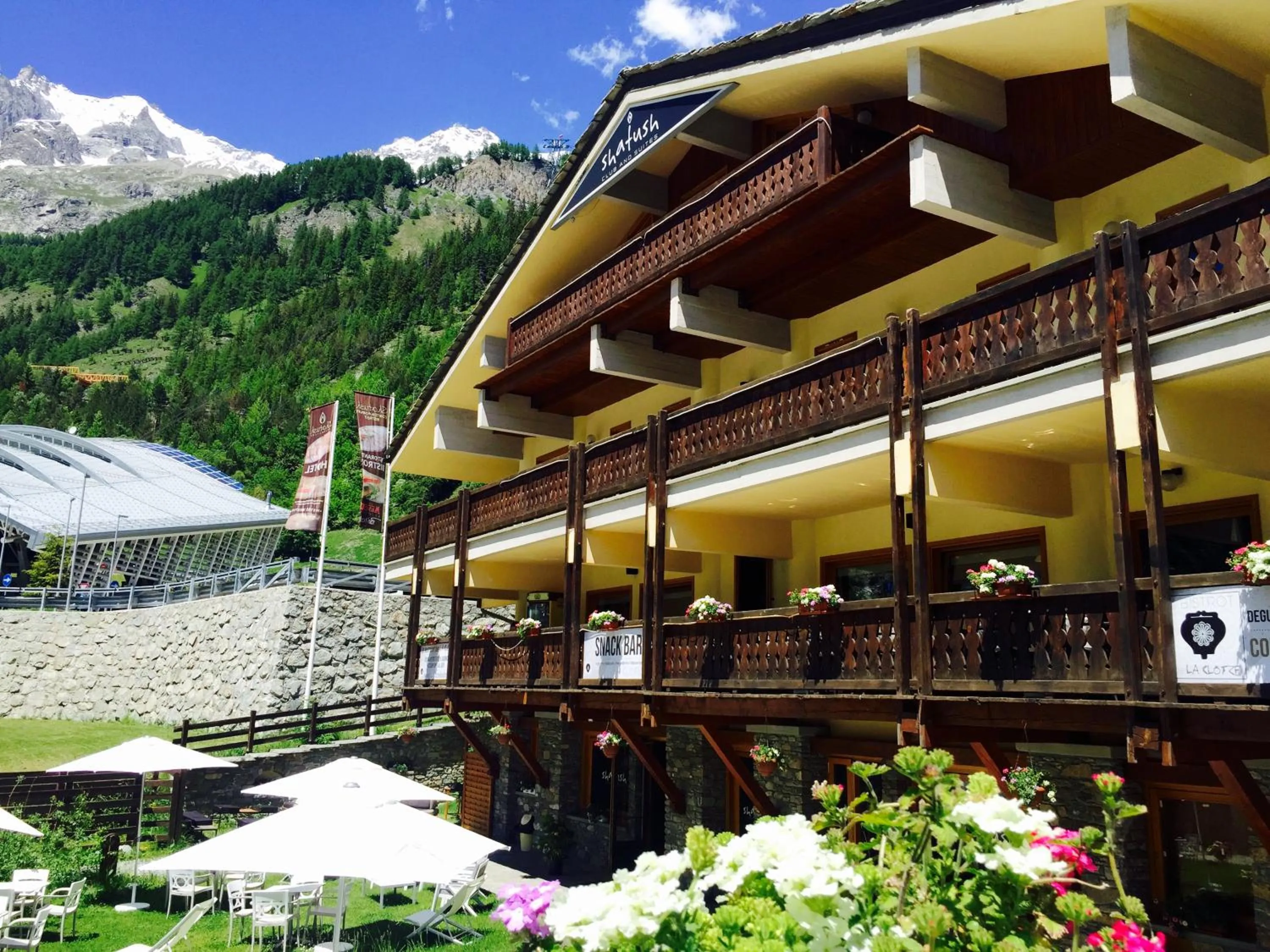 Property building in Shatush Hotel