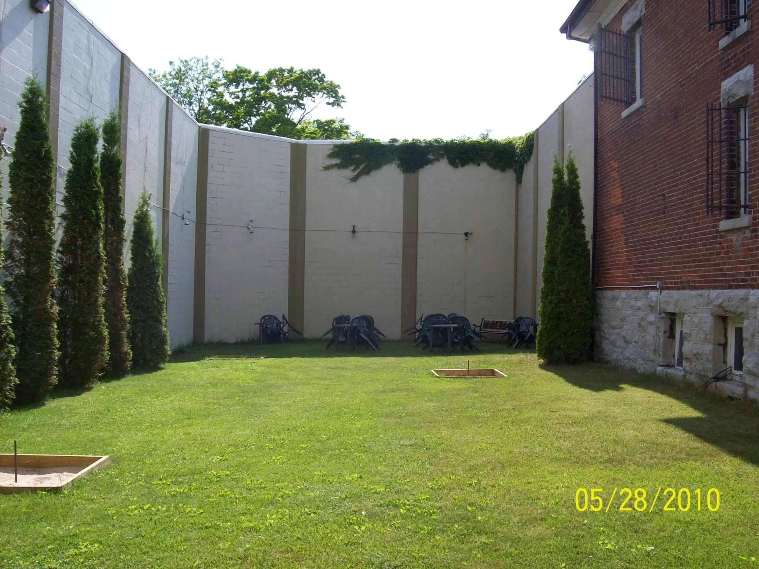 Property building in The King George Inn