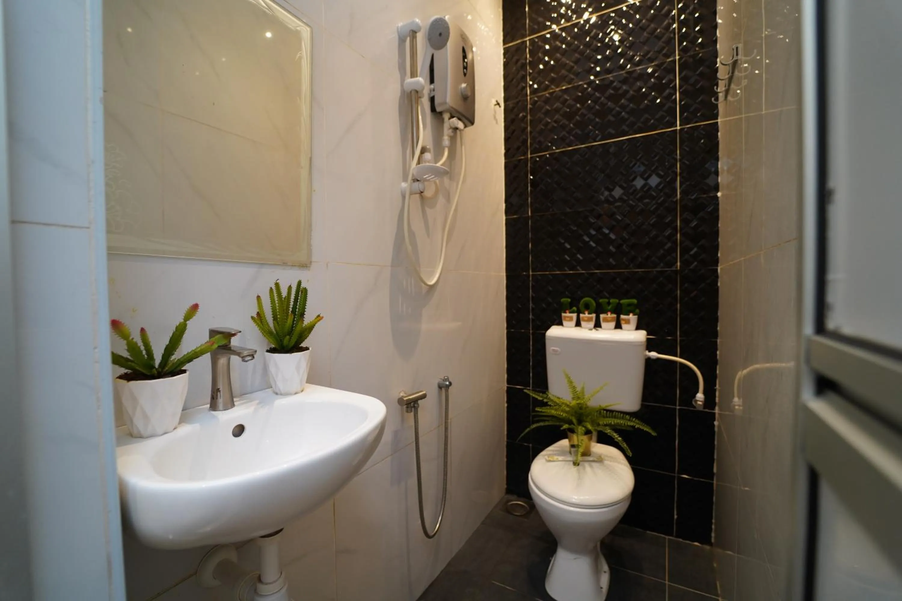 Ghazrin's Classic Hotel JB