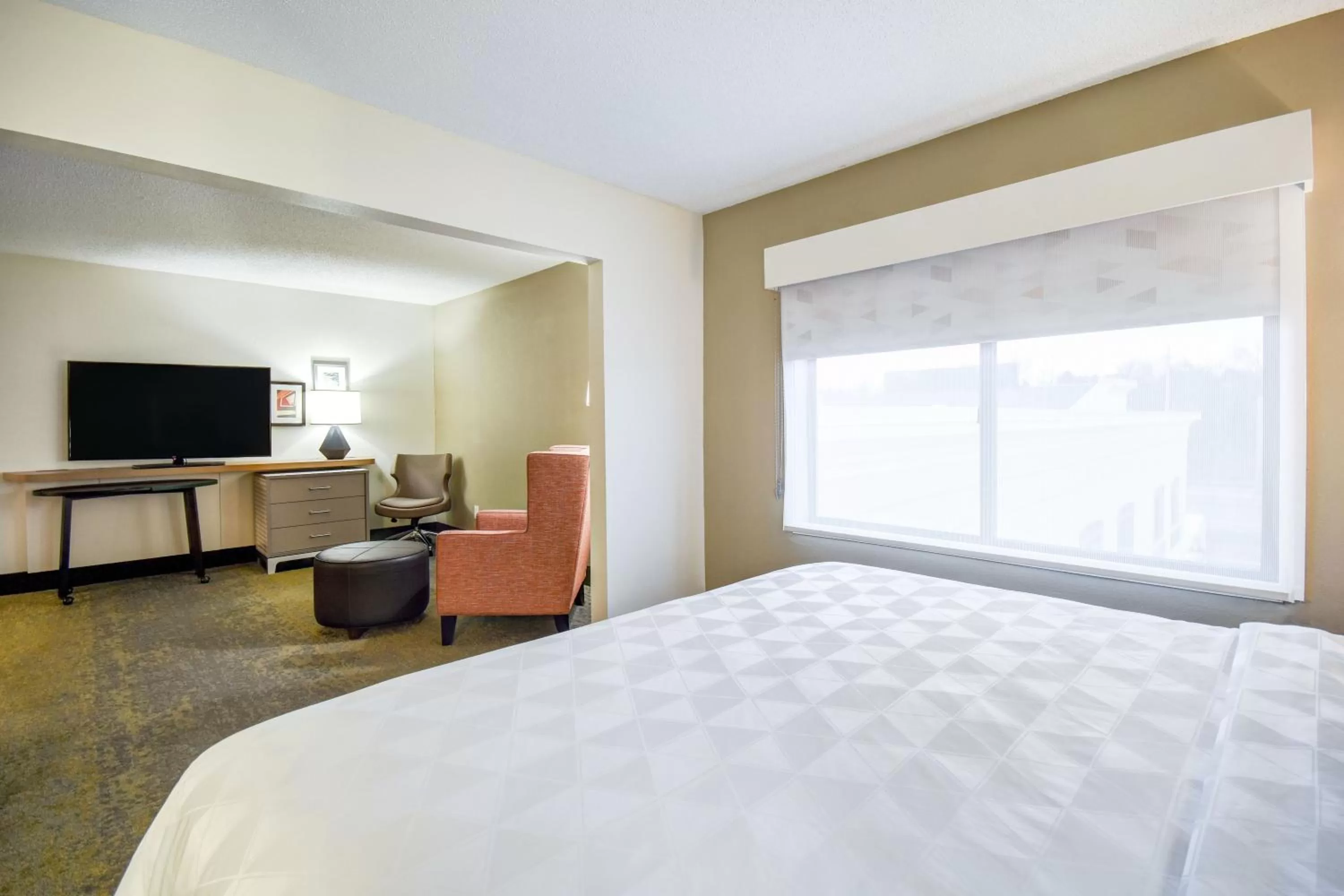 Photo of the whole room, Bed in Holiday Inn Allentown-Bethlehem by IHG