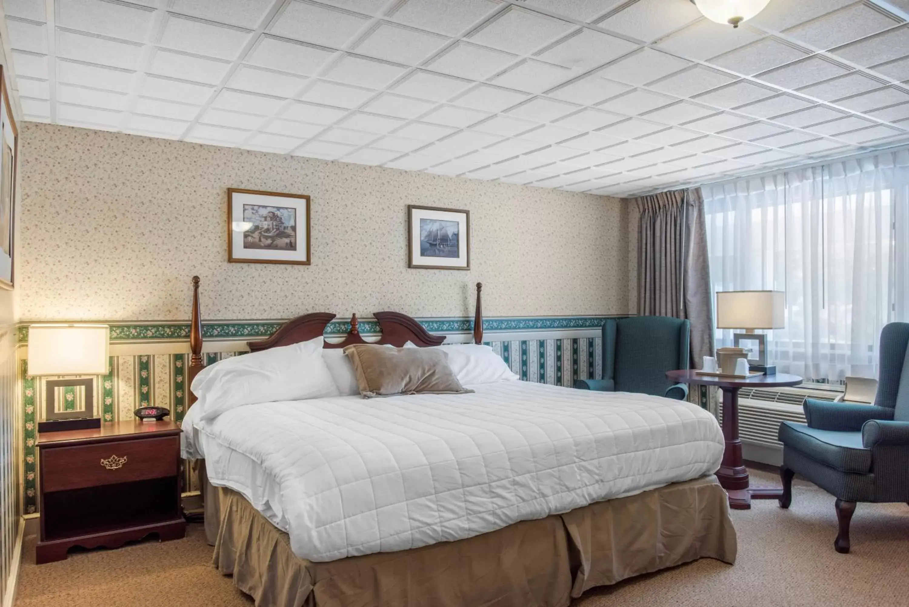 King Room - Disability Access in Coachman Inn King Room - Disability Access in Coachman Inn