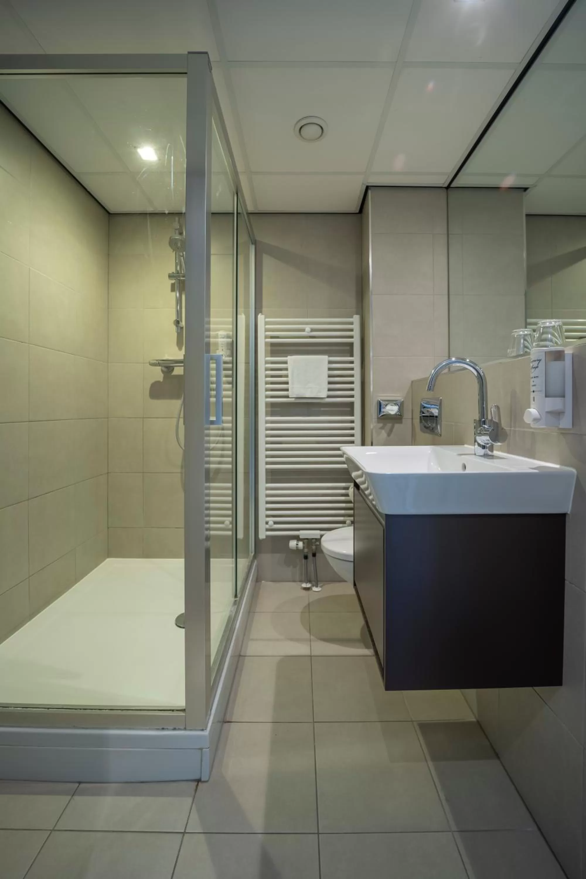 Bathroom in Fletcher Zuiderduin Beachhotel