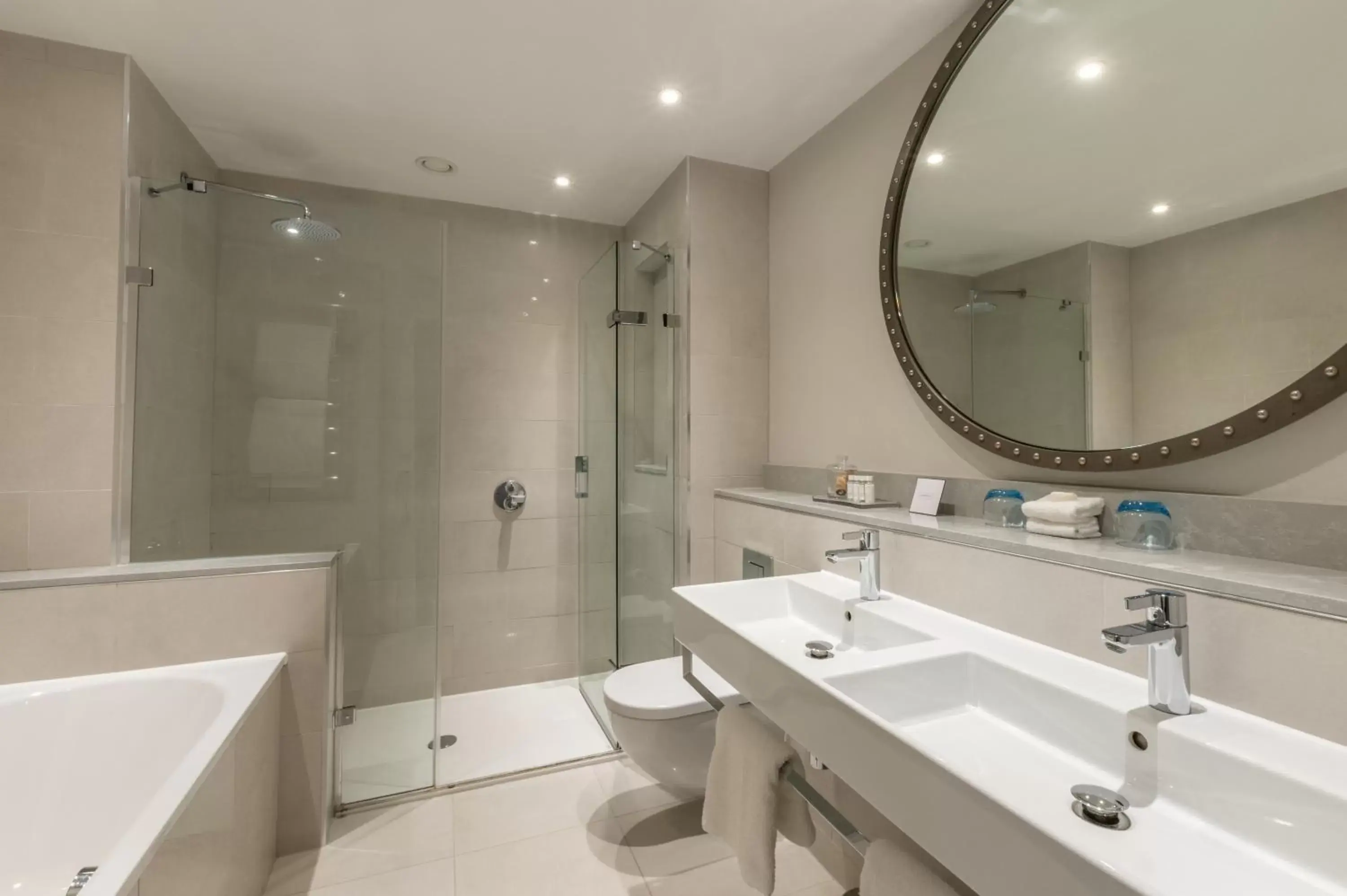 Suite in Harbour Hotel & Spa Bristol Suite in Harbour Hotel & Spa Bristol