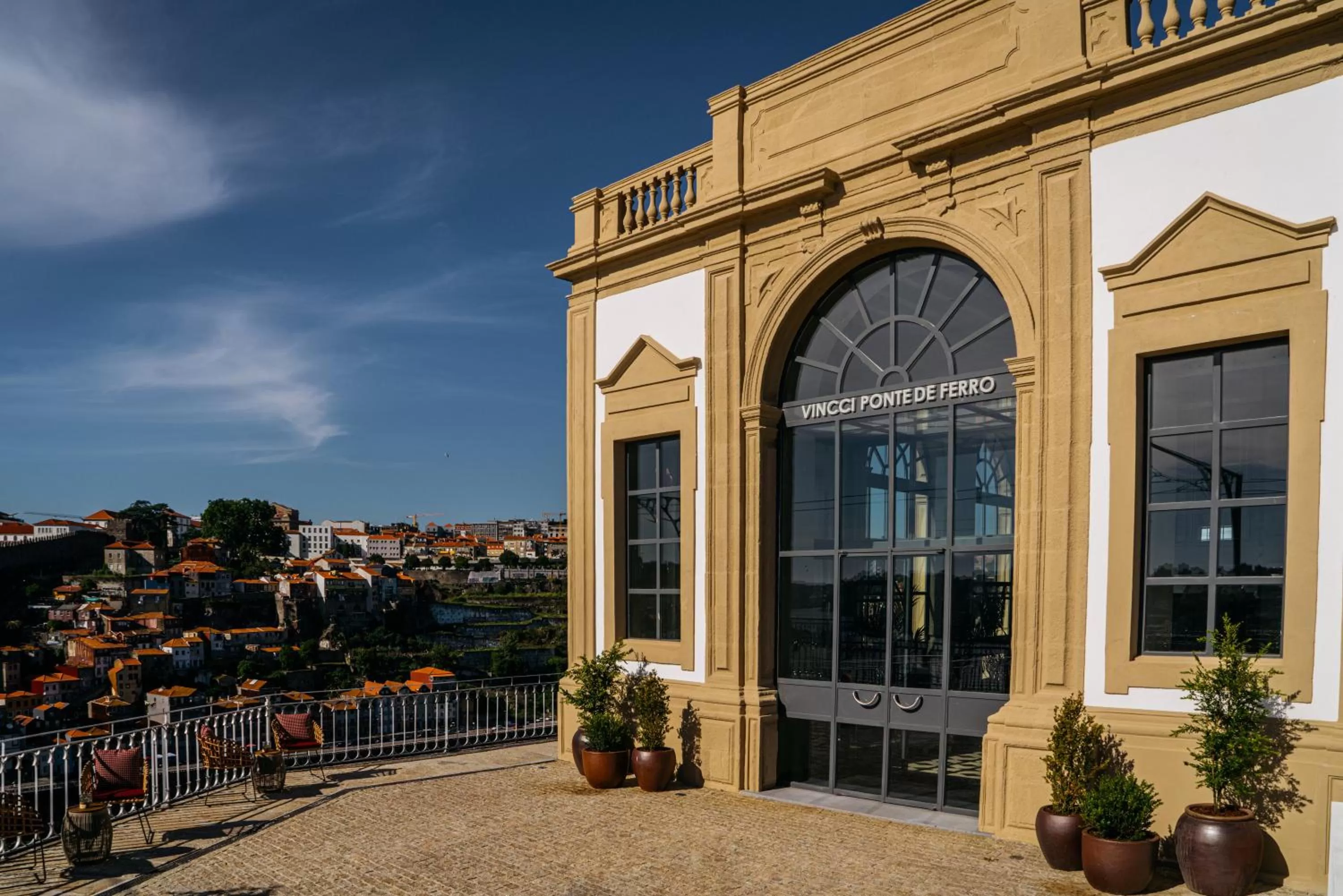 Property building in Vincci Ponte de Ferro