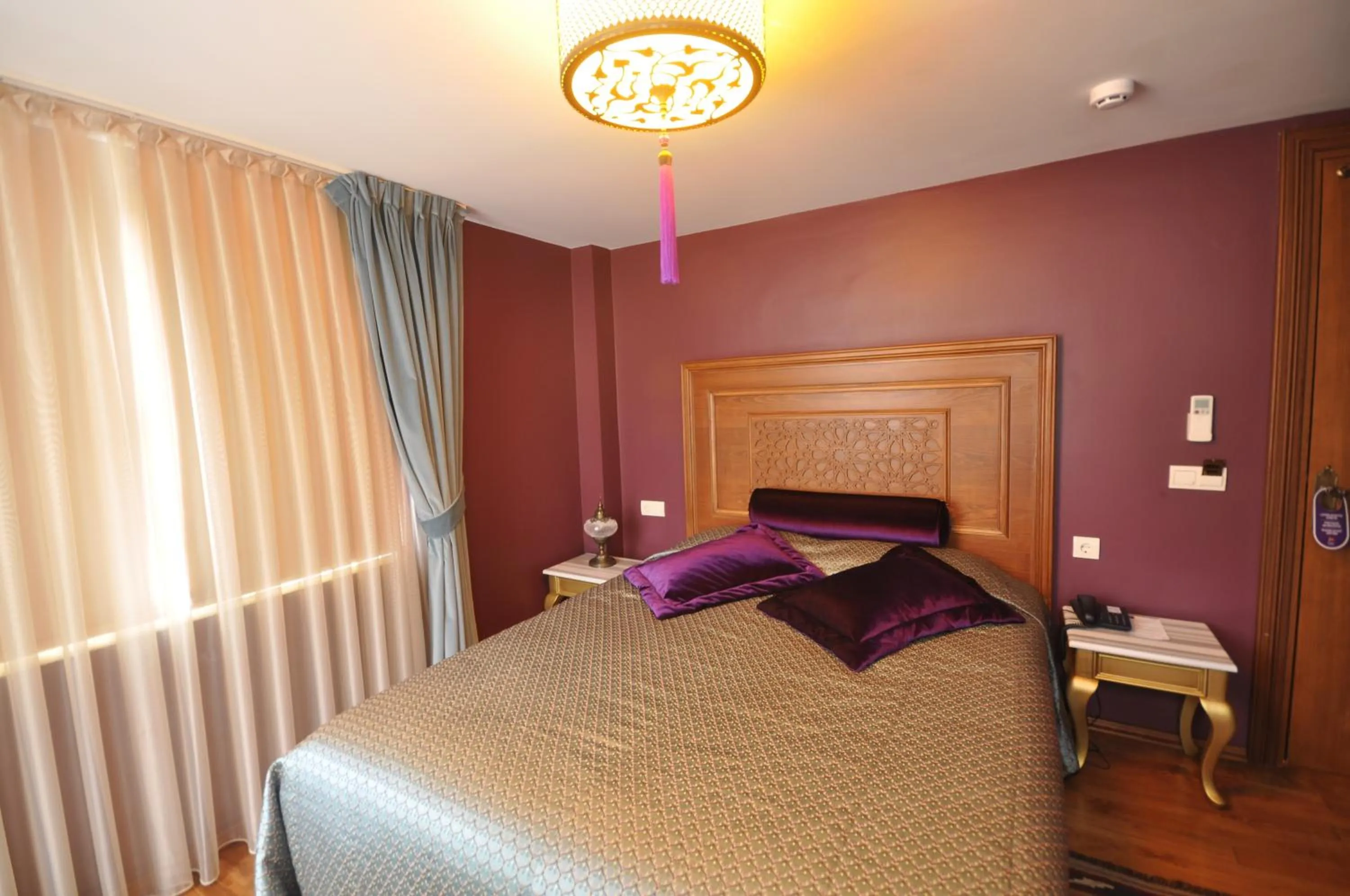 Photo of the whole room, Bed in Merial Hotel Sultanahmet