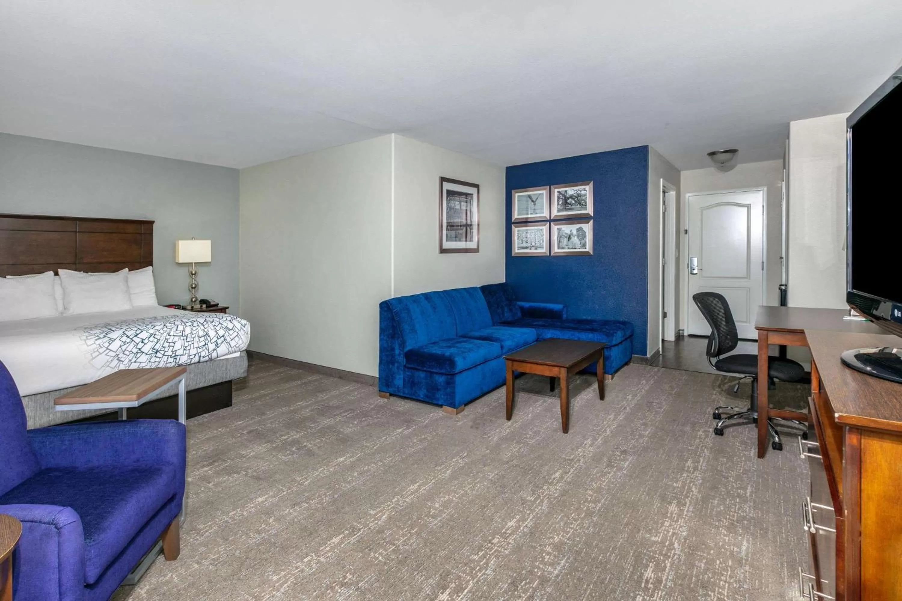 Photo of the whole room, Bed in La Quinta by Wyndham Horn Lake / Southaven Area