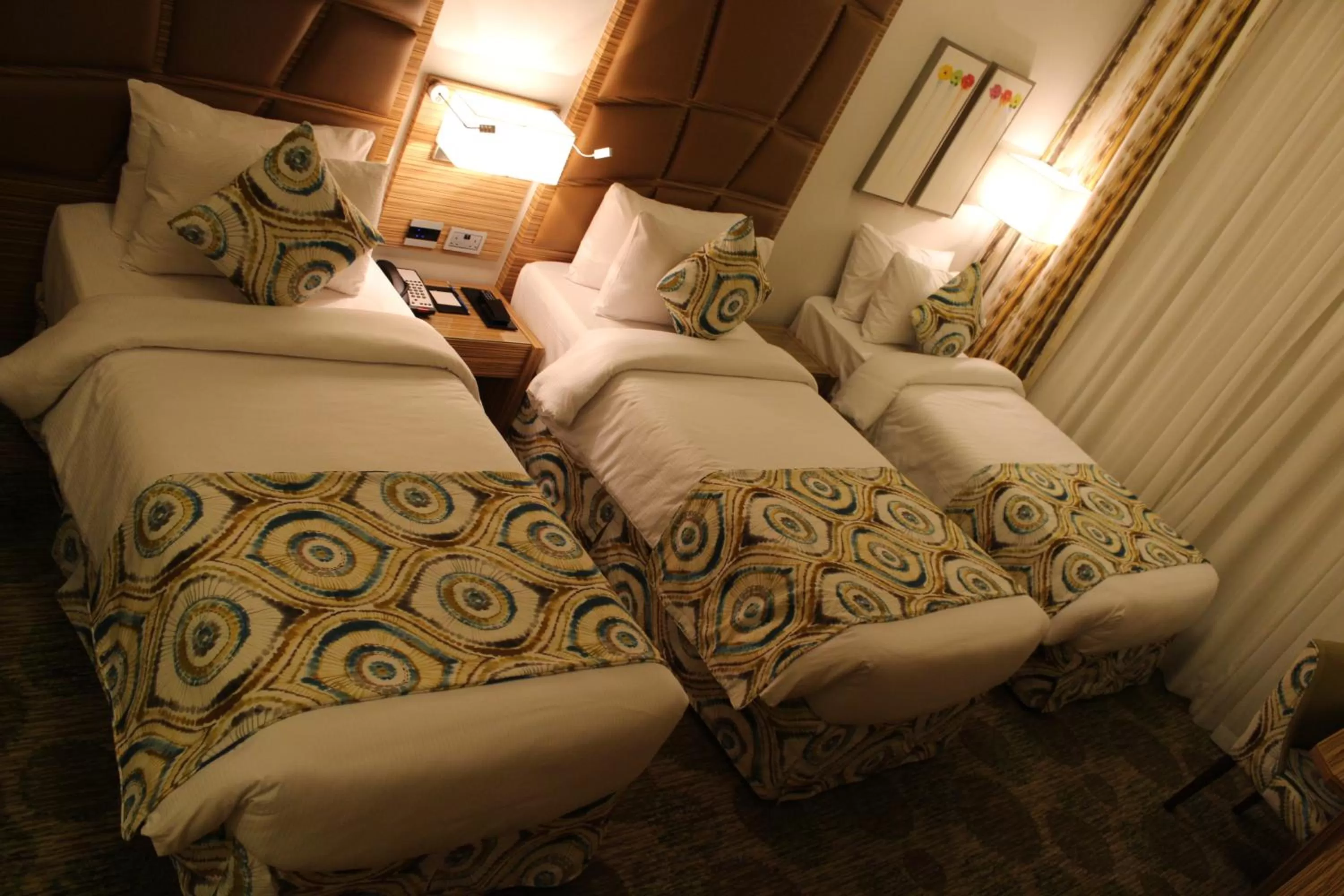 Photo of the whole room, Bed in Best Western Plus Pearl Creek