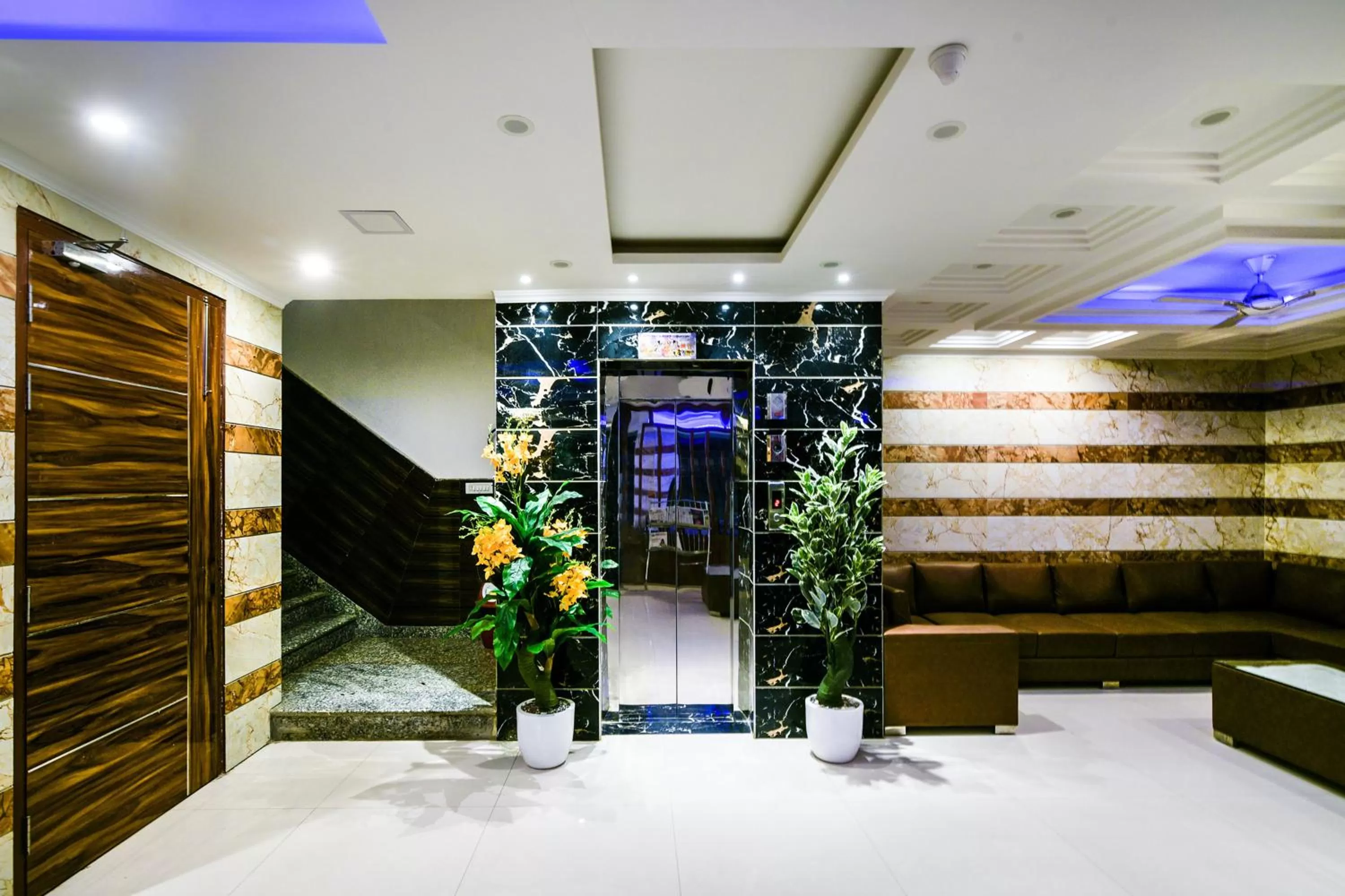 elevator in Hotel Pearl - Mahipalpur Delhi Airport