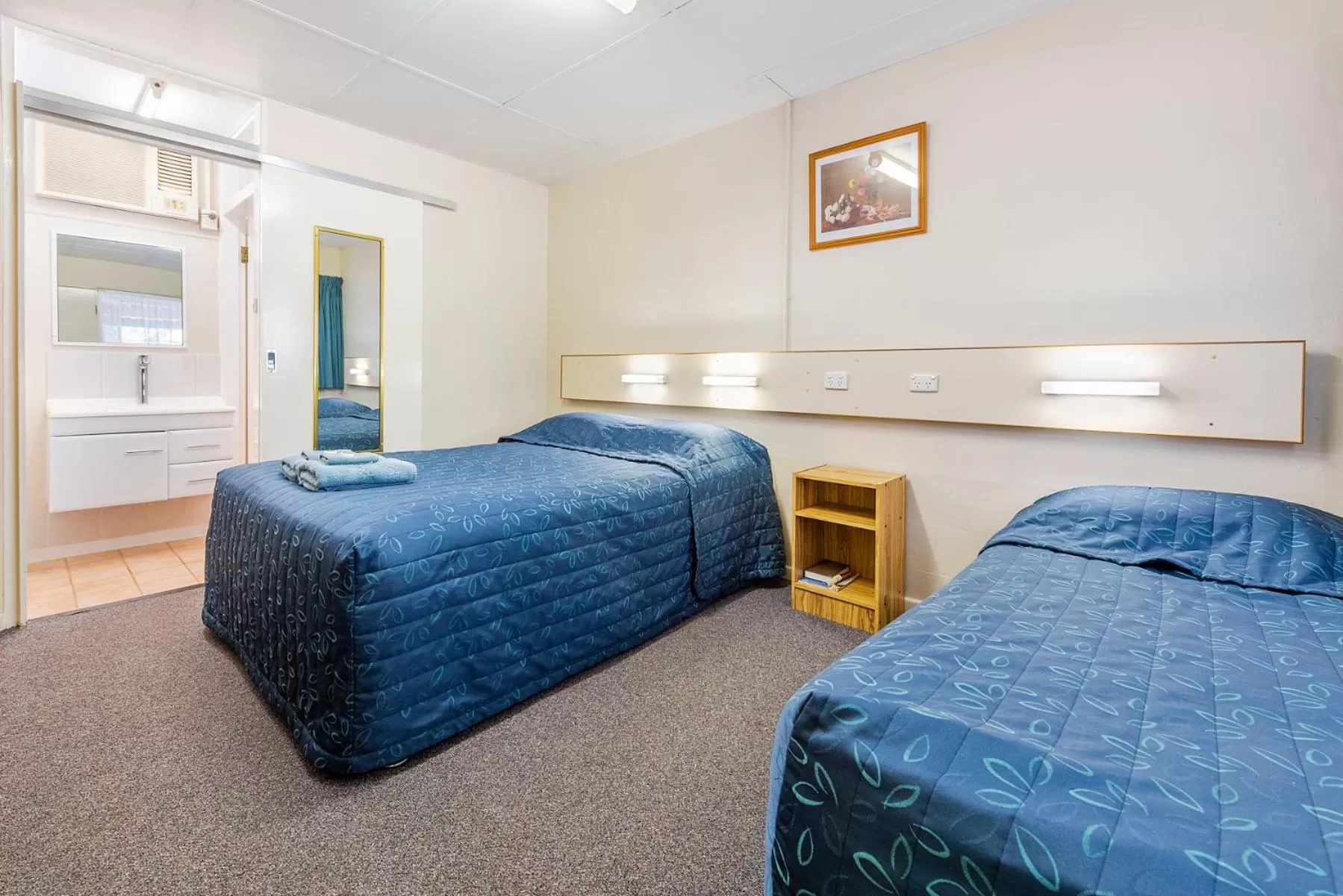 Bedroom, Bed in Roma Motel