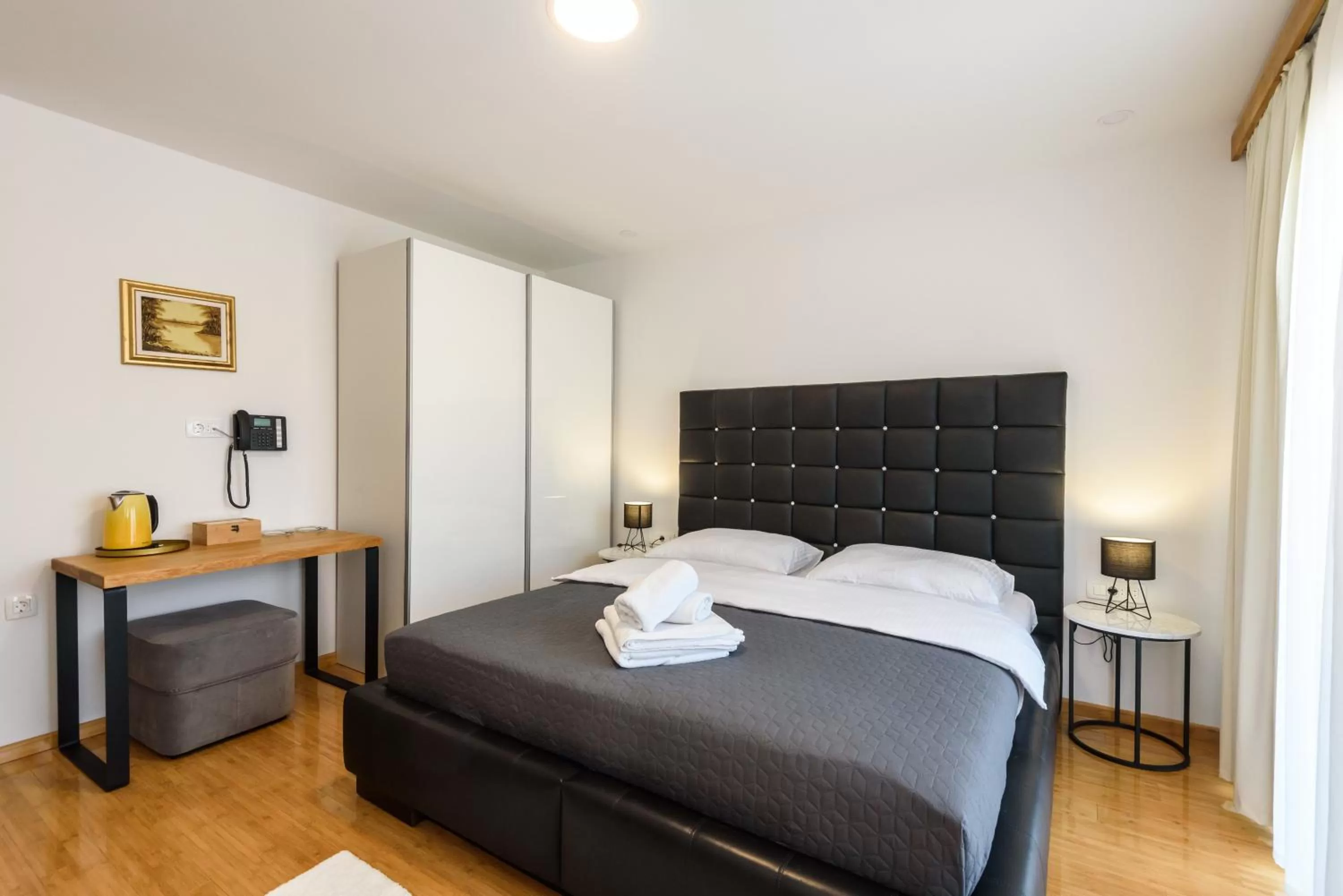 Photo of the whole room, Bed in Boutique rooms Kican