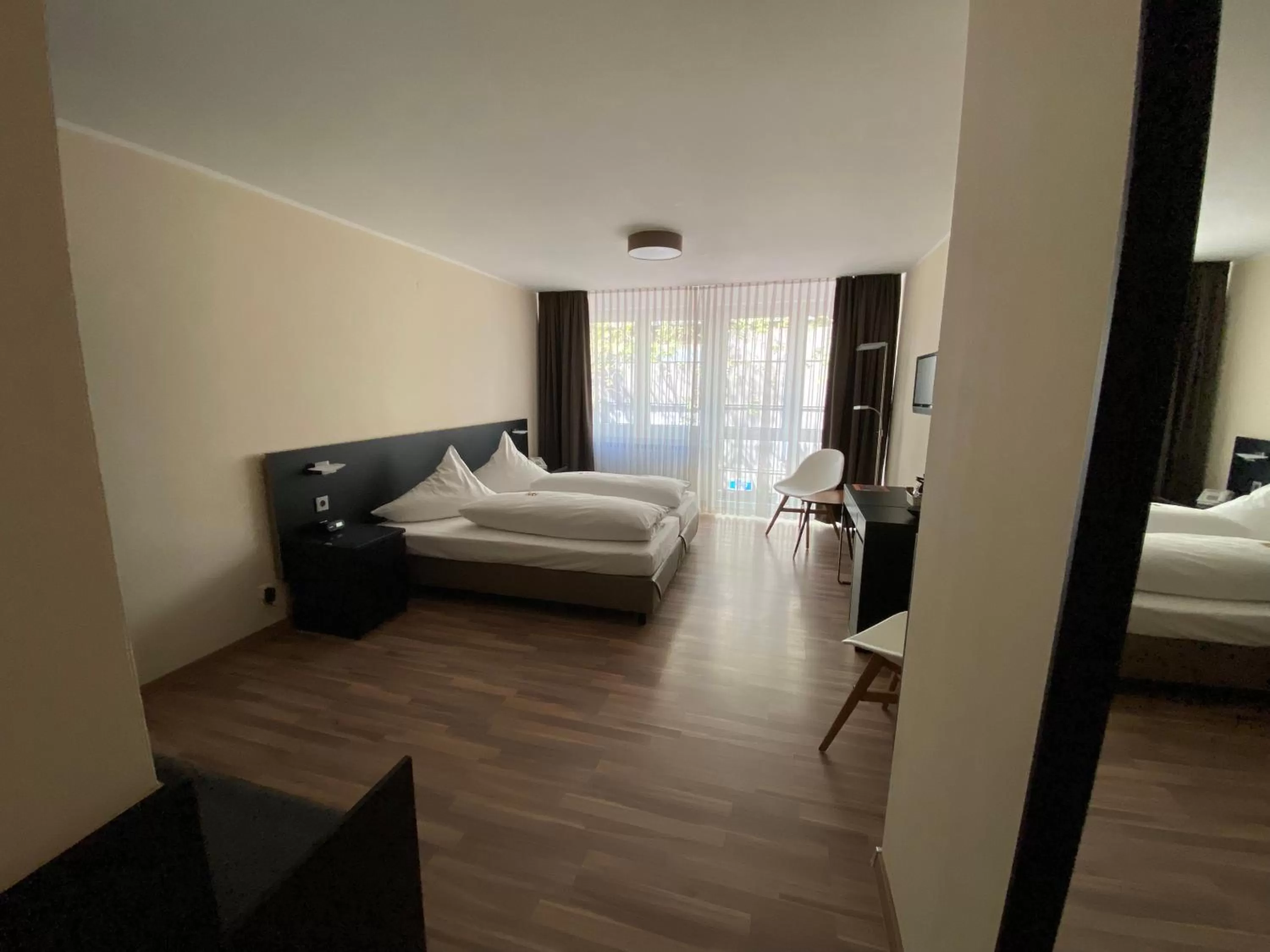 Photo of the whole room, Bed in Hotel Drei Kronen