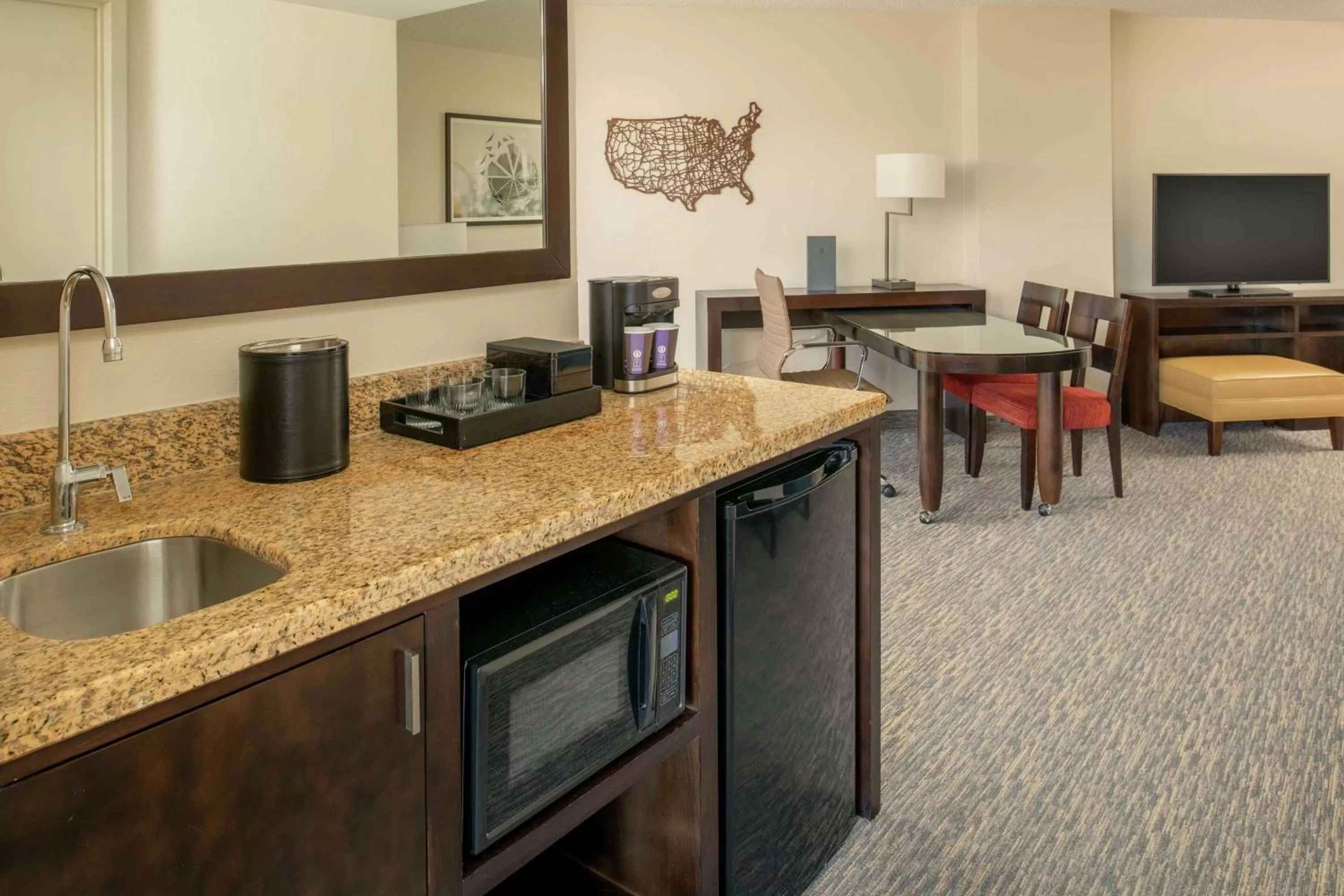 Bedroom in Embassy Suites By Hilton Seattle - Tacoma International Airport