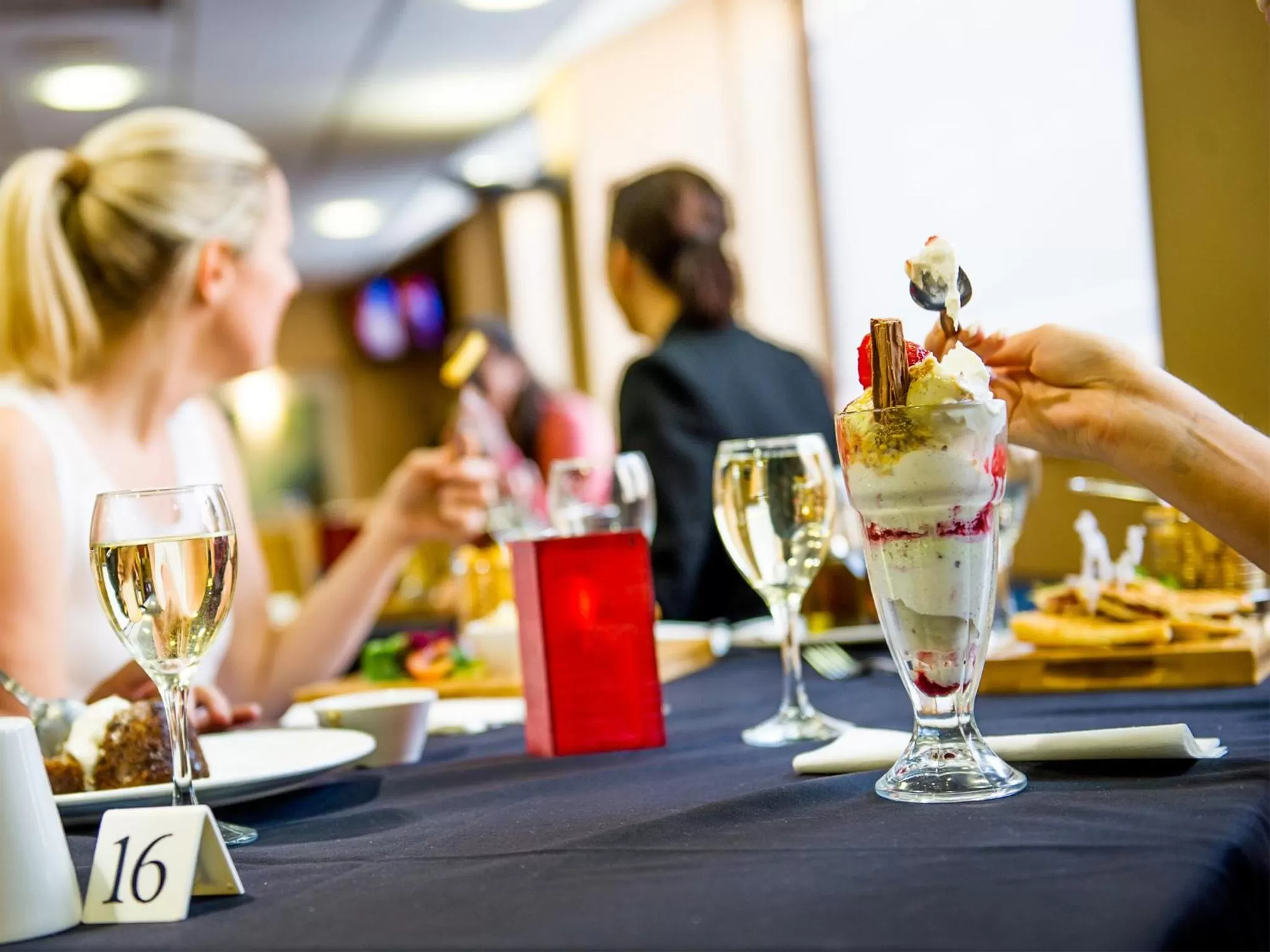 Restaurant/places to eat in Pendulum Hotel