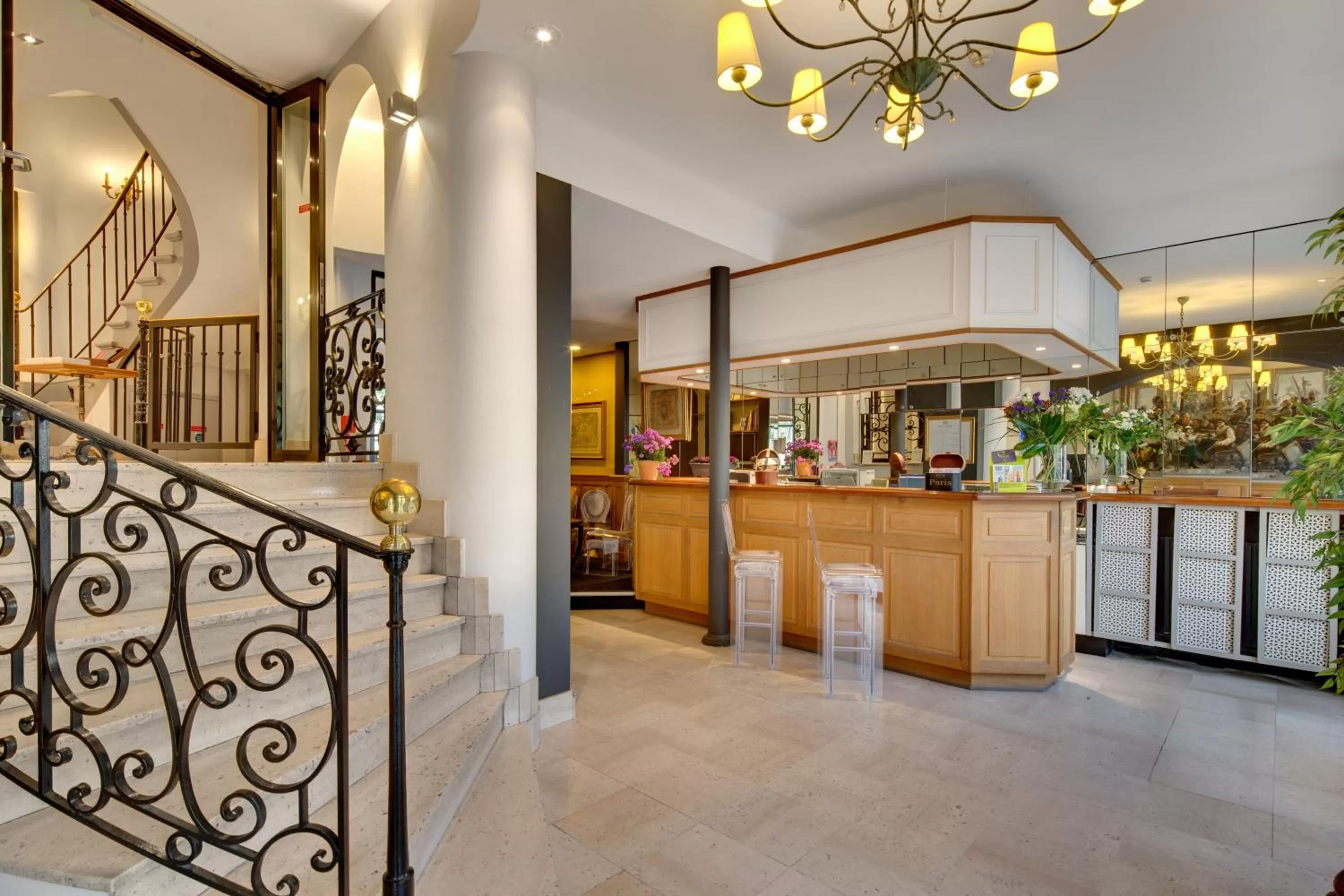Lobby or reception in Grand Hôtel Des Gobelins