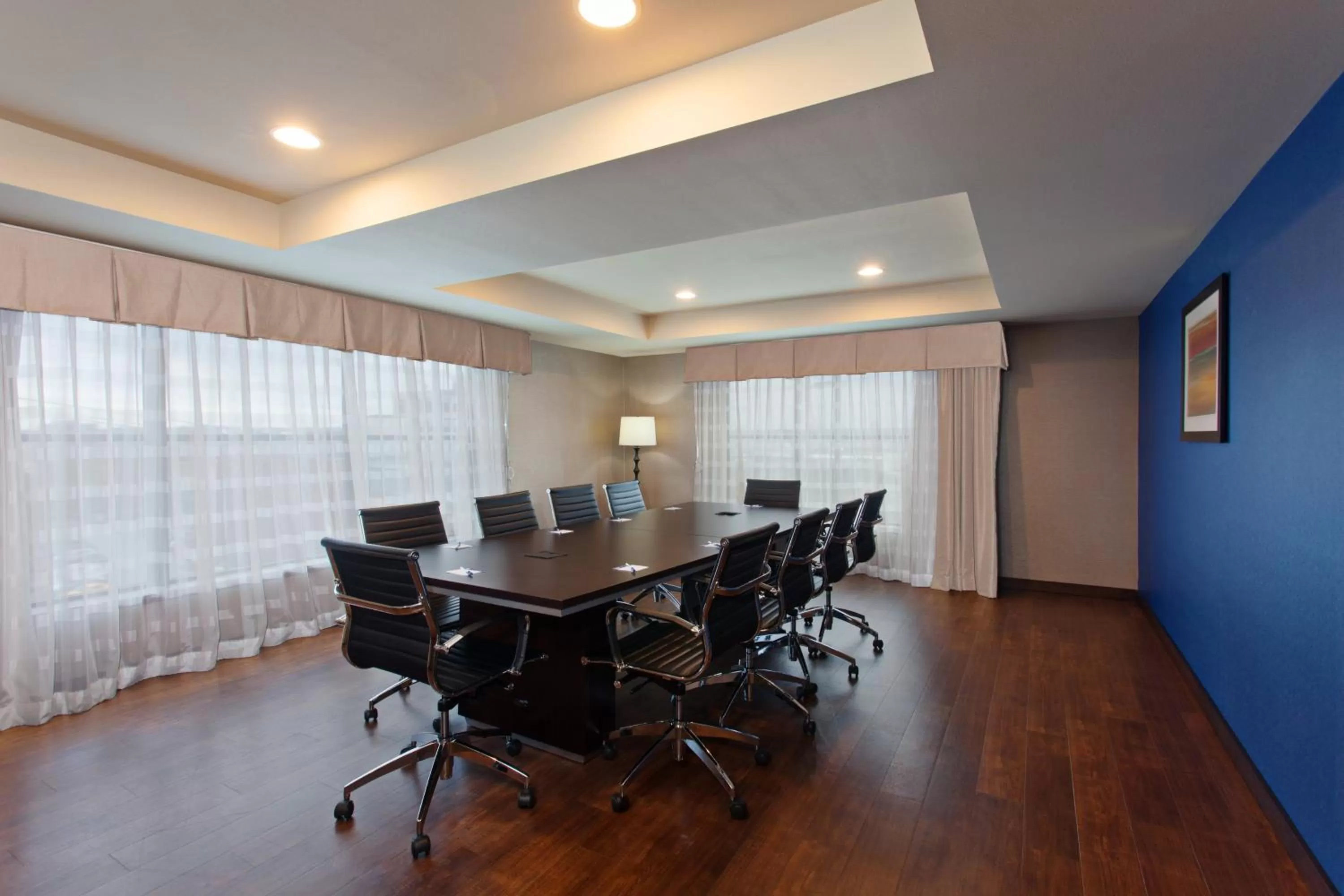 Meeting/conference room in Holiday Inn Express & Suites Tacoma Downtown, an IHG Hotel