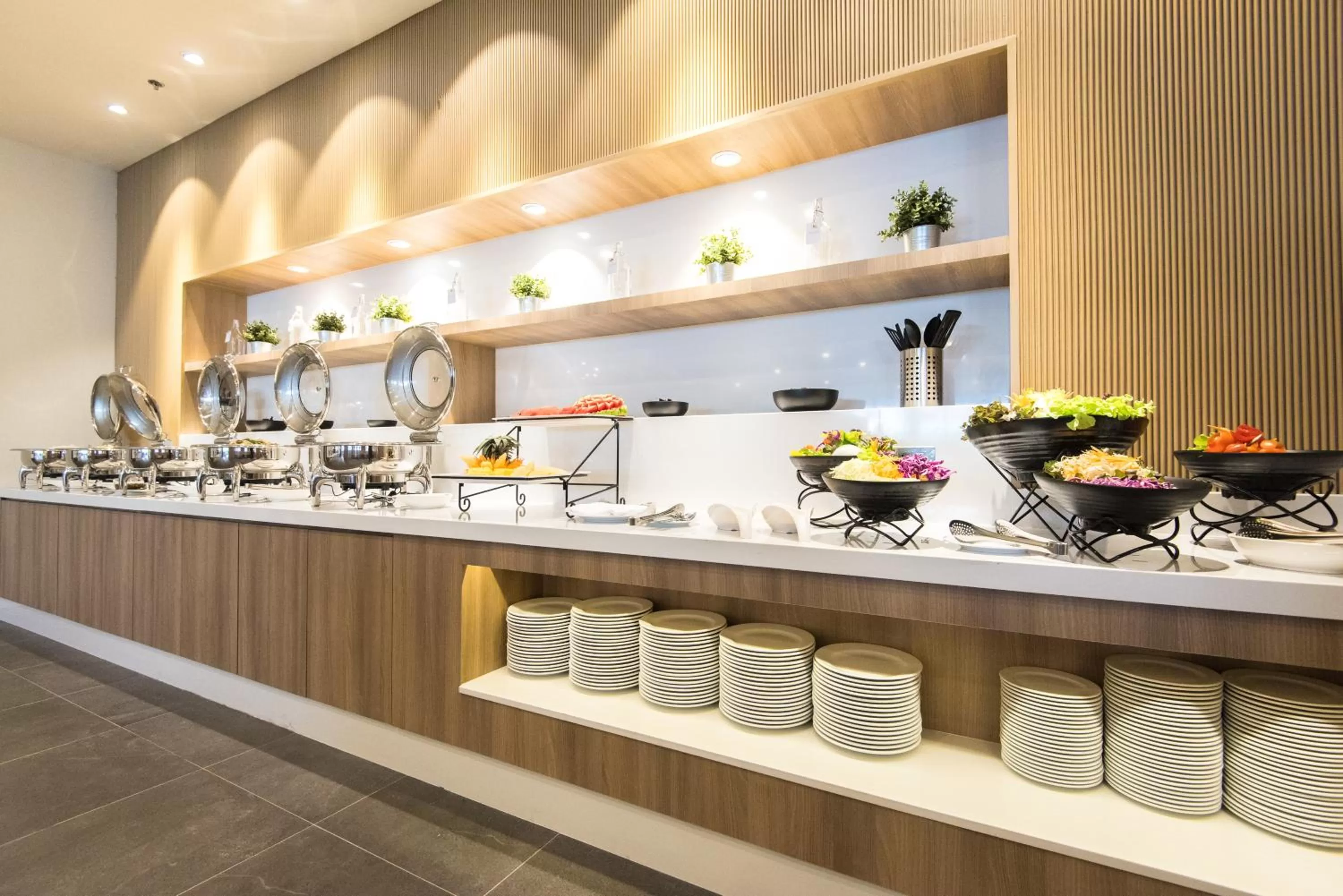 Restaurant/places to eat in Madison Bangkok Hotel