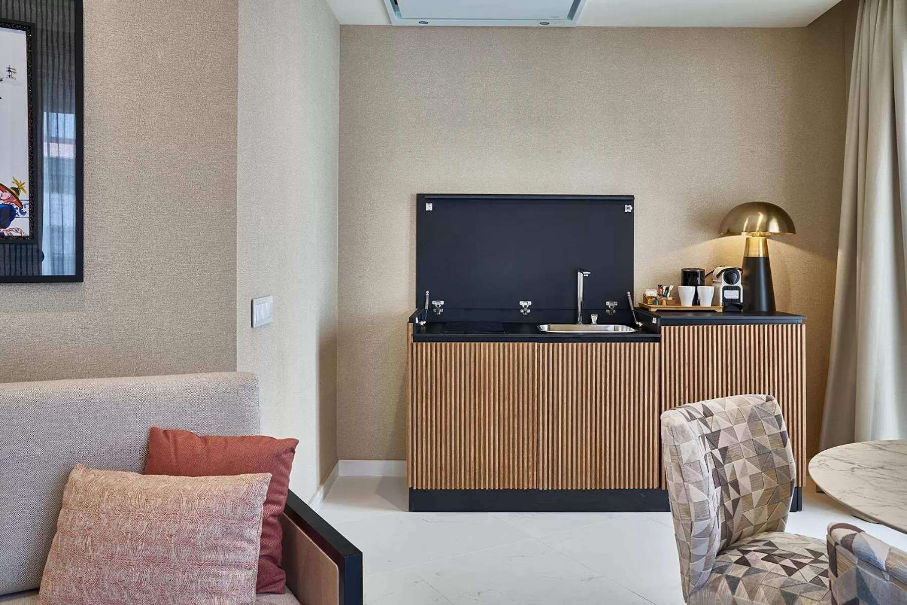 Coffee/tea facilities in Vincci Molviedro Suites Apartments