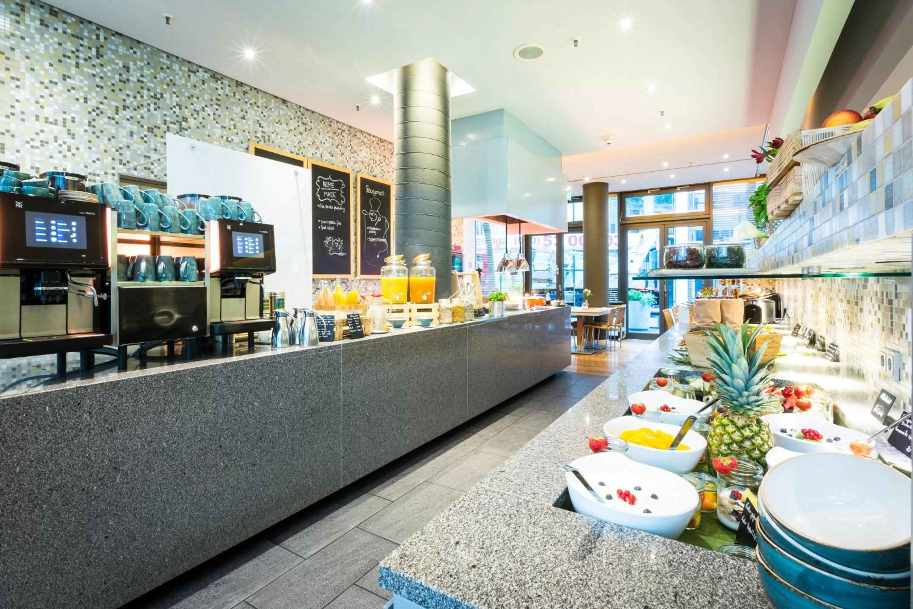 Restaurant/places to eat in Lindner Hotel Berlin Ku'damm, part of JdV by Hyatt