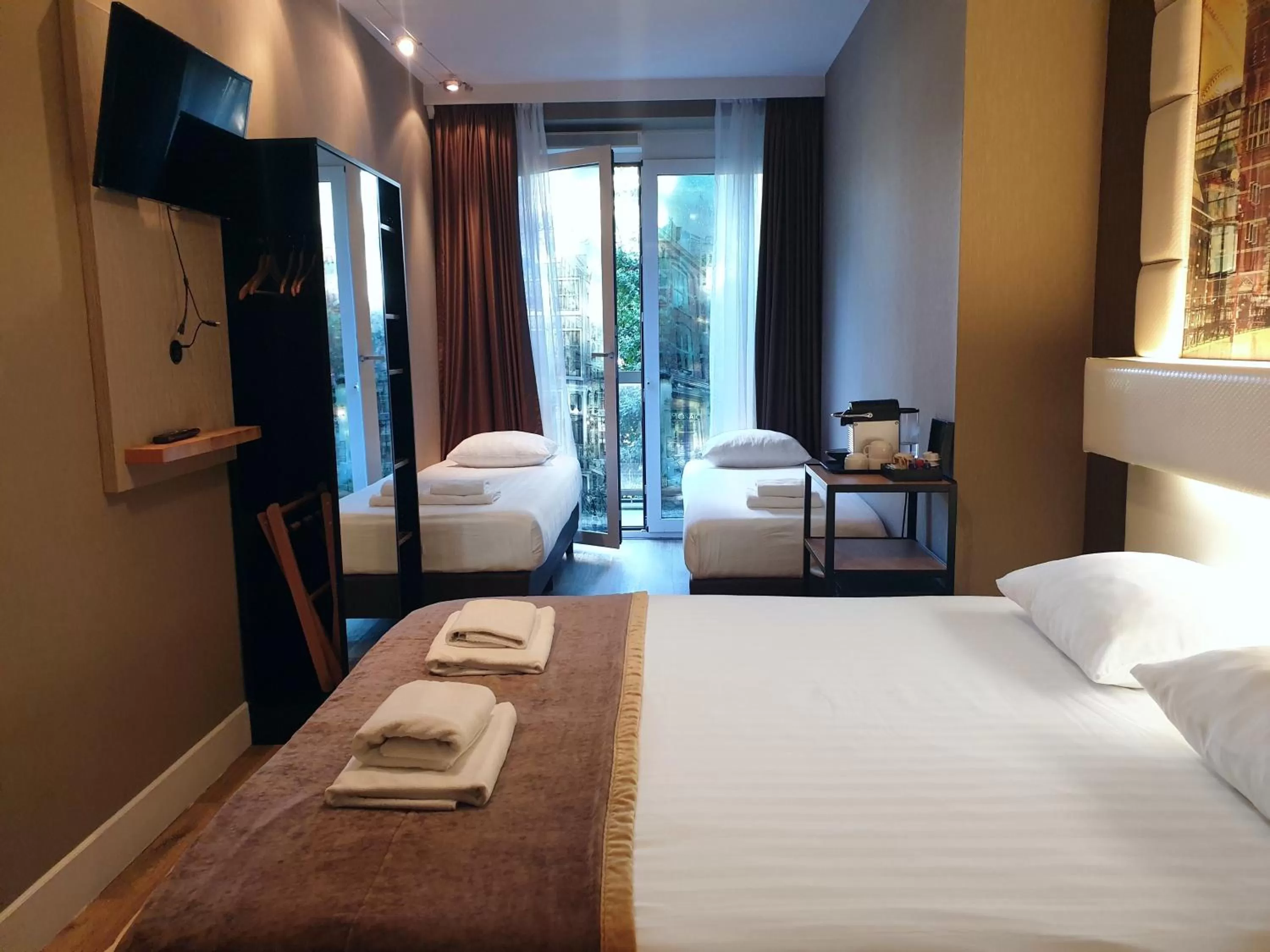 Bed in Hotel Mosaic City Centre