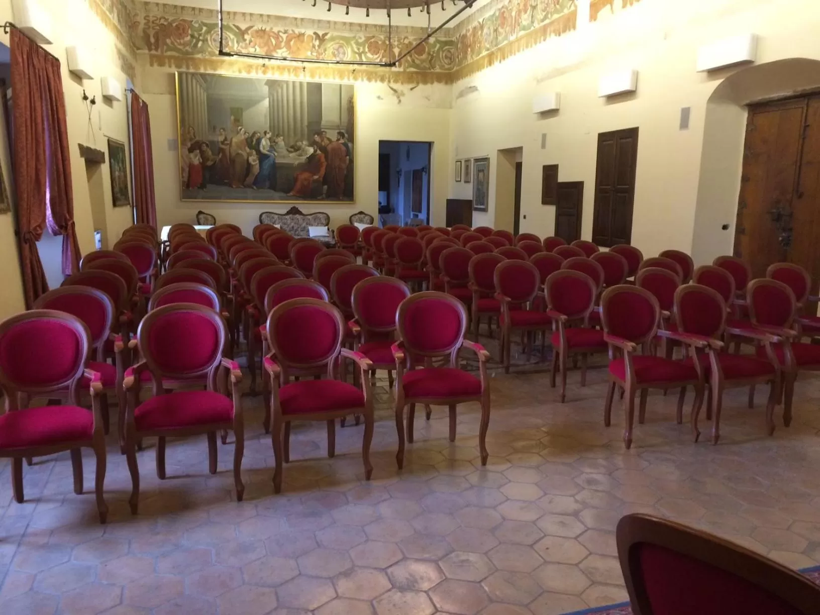 Business facilities in Castello di Altomonte