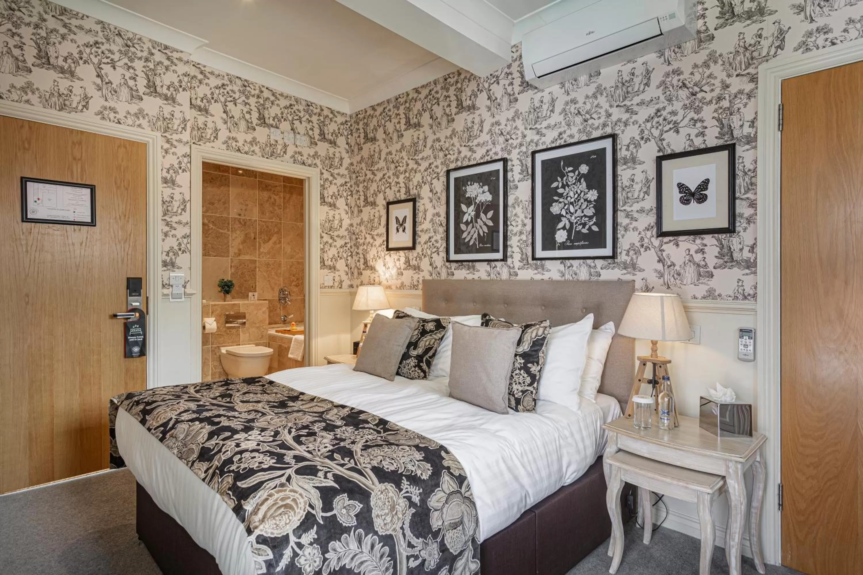Superior Double Room in The White Horse Hotel, Romsey, Hampshire