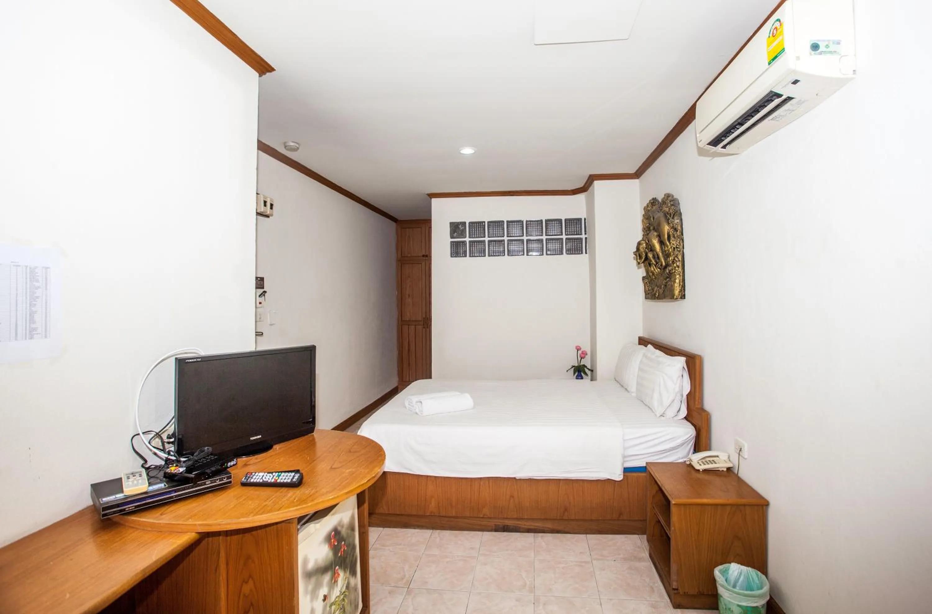 Photo of the whole room, Bed in Andaman Sea Patong