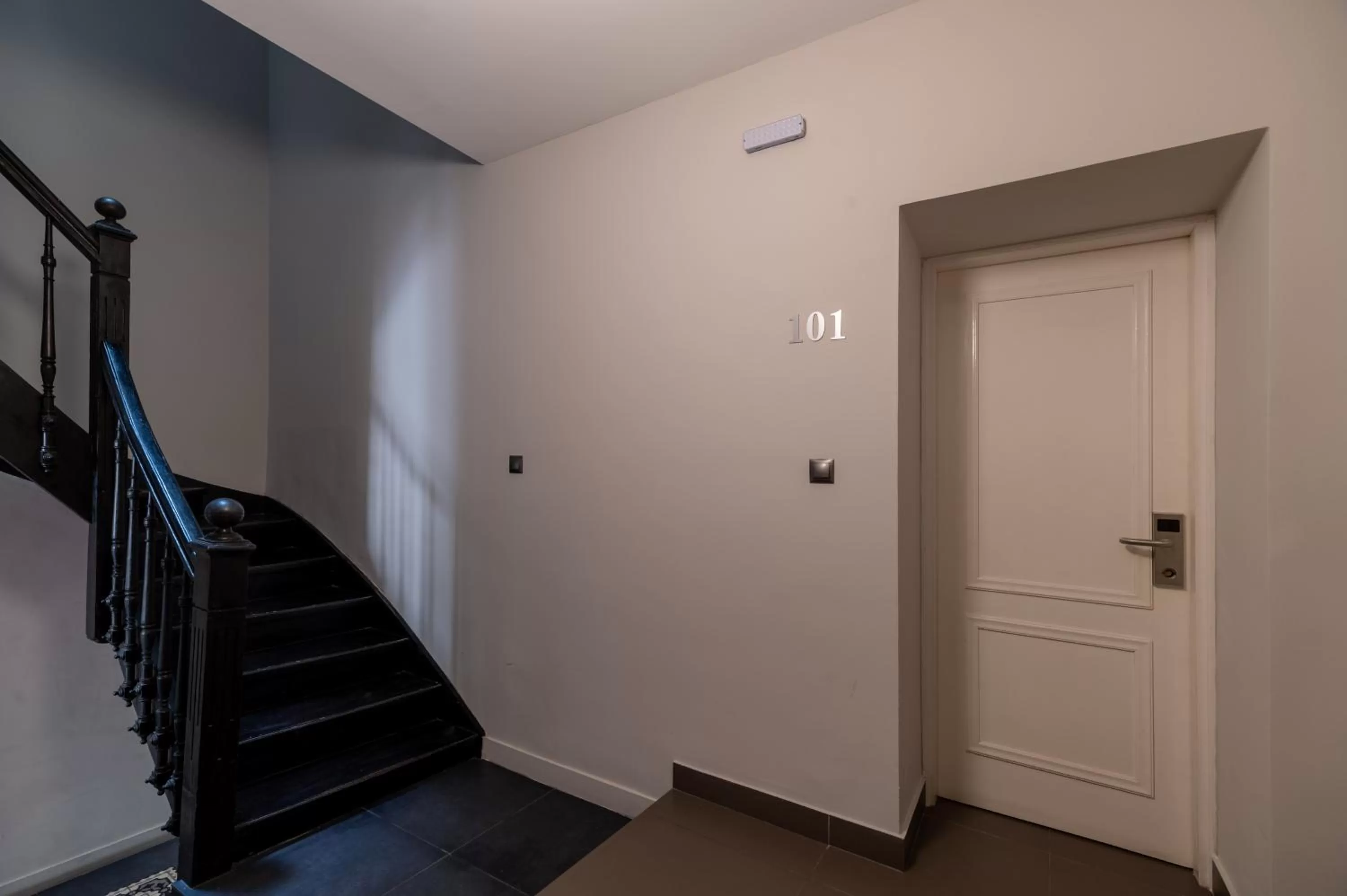 Property building in Plaka Arch Suites