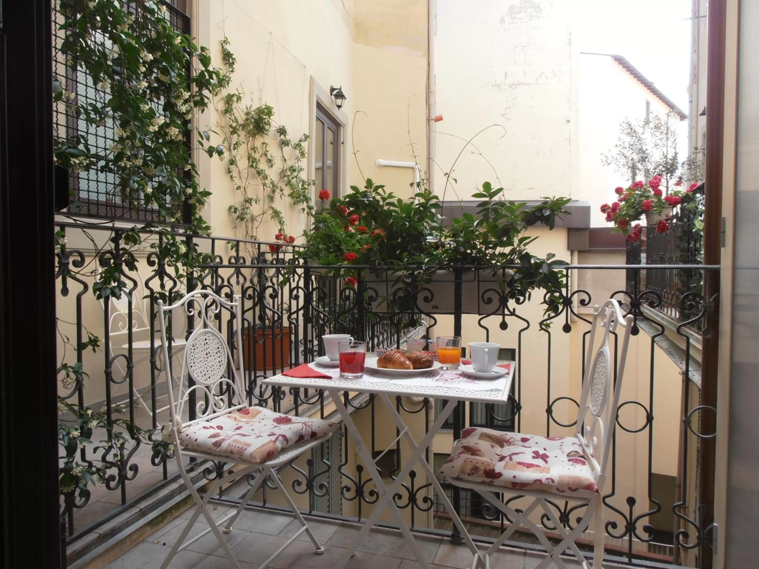 Restaurant/places to eat in Boutique B&B Torre de' Conti