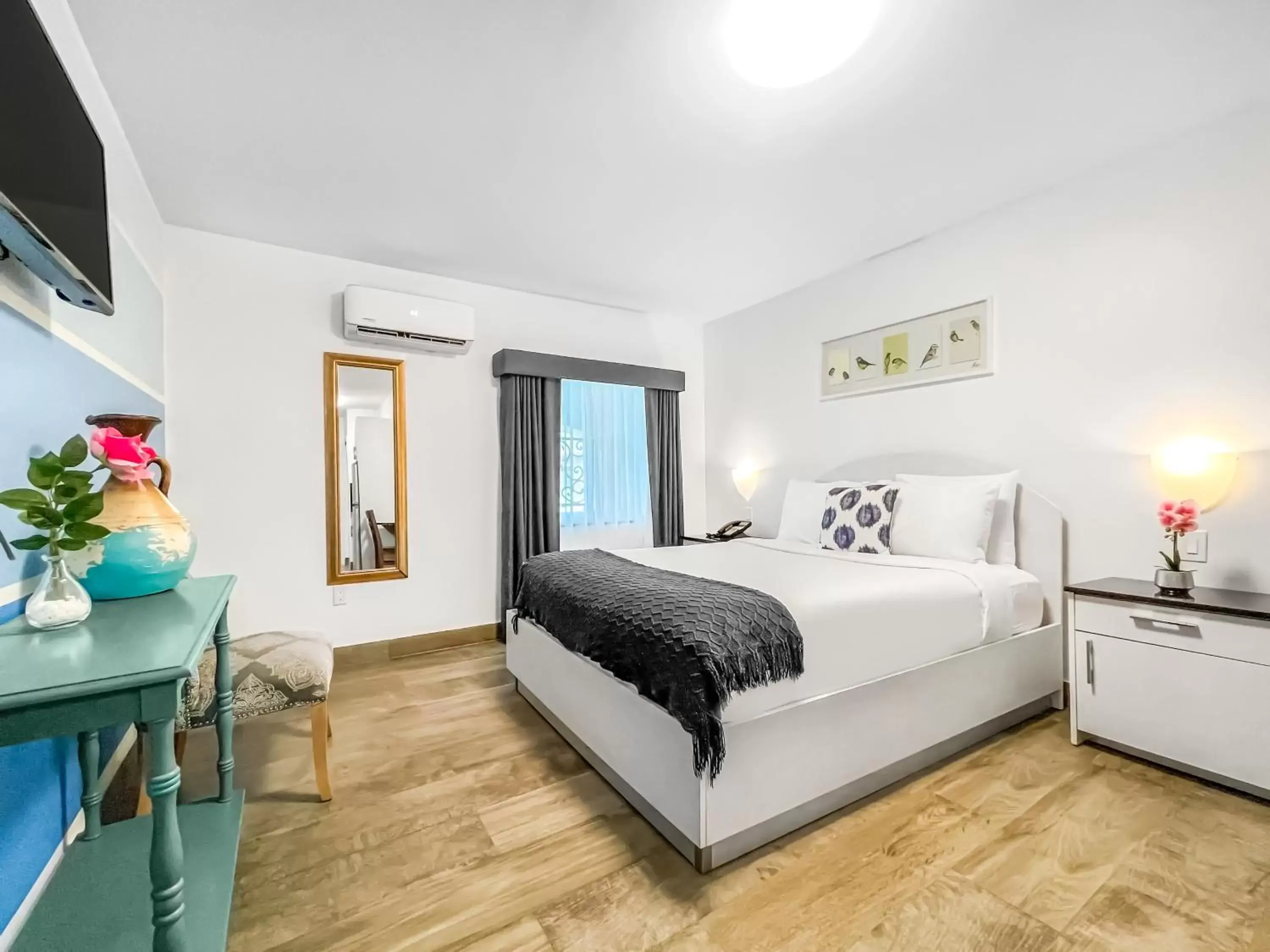 Deluxe Queen Room in Casa Pellegrino Boutique Hotel Deluxe Queen Room in Casa Pellegrino Boutique Hotel