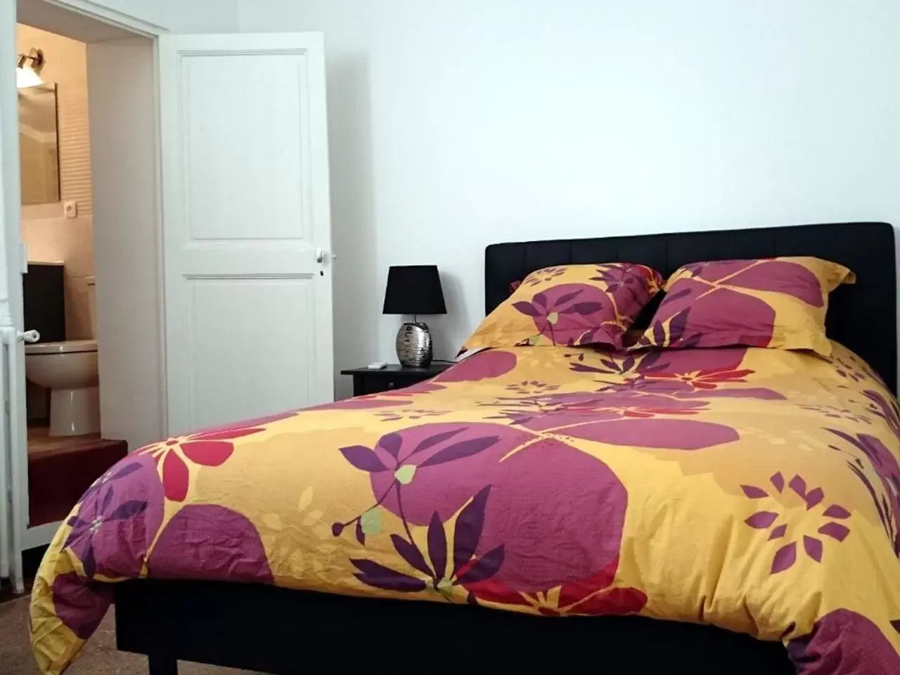 Double Room with Garden View with Private Bathroom in Le Clos Chez Michel Double Room with Garden View with Private Bathroom in Le Clos Chez Michel