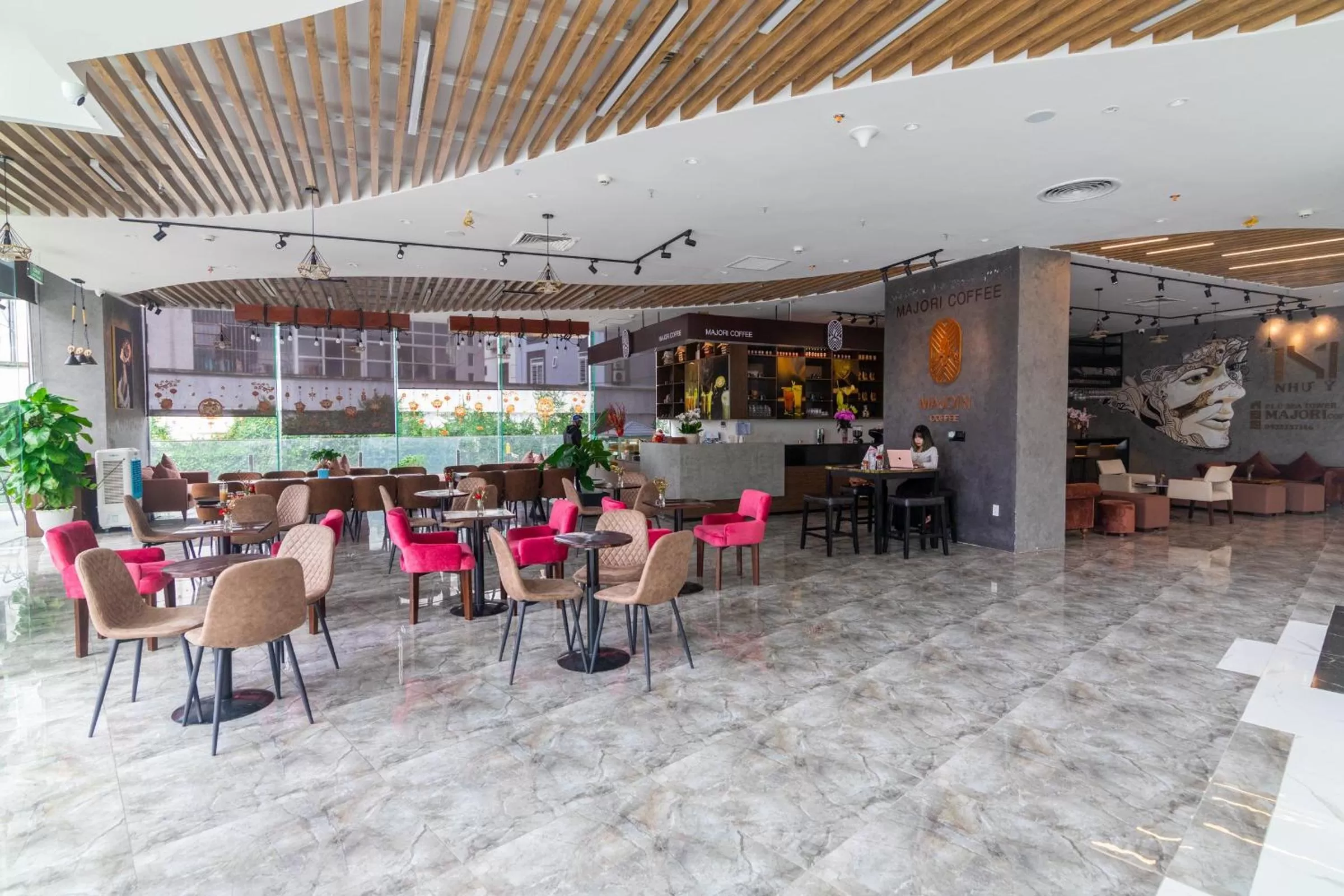 Seating area, Restaurant/Places to Eat in FLC Sea Tower Quy Nhơn - Homostay