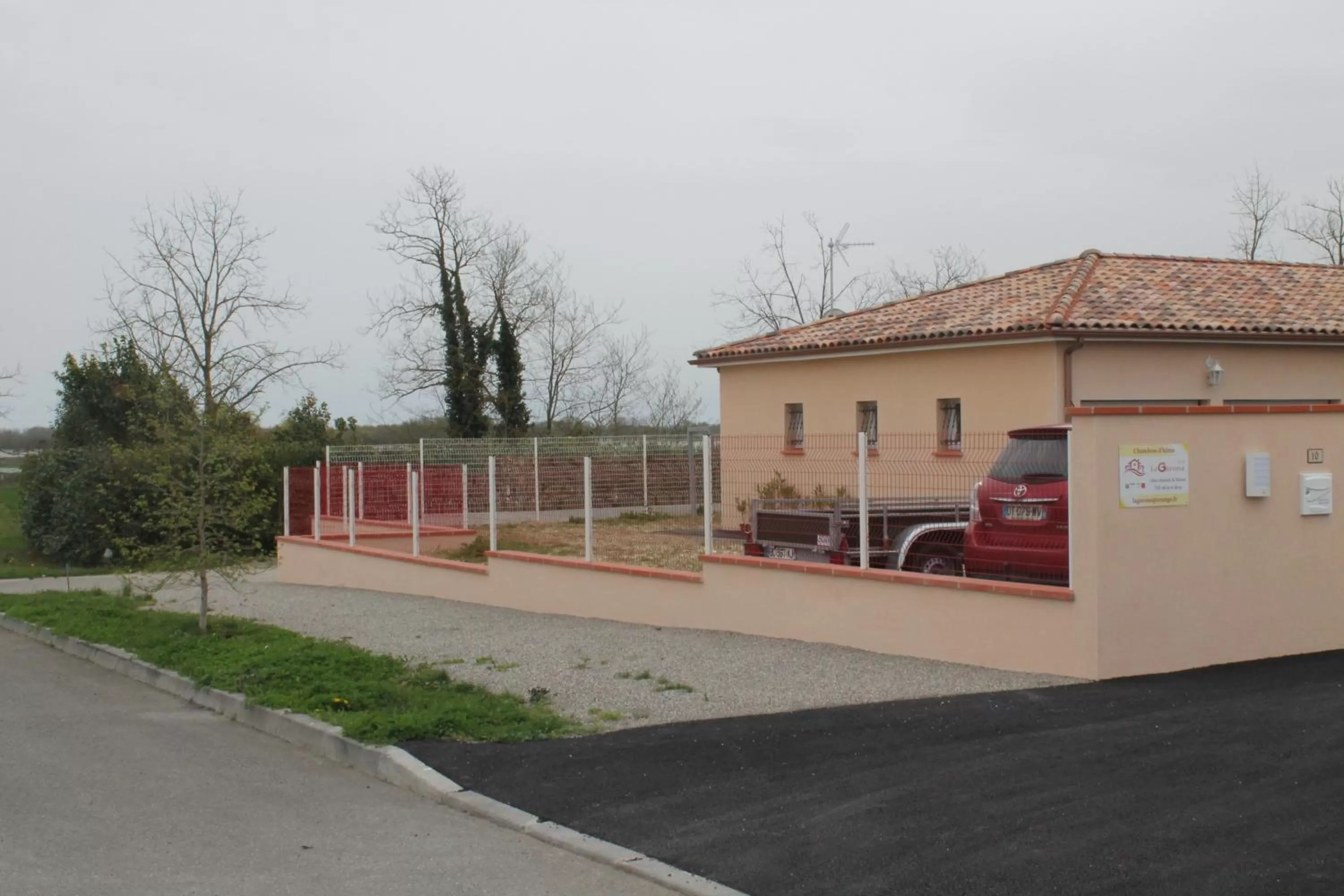Property building in La Garona