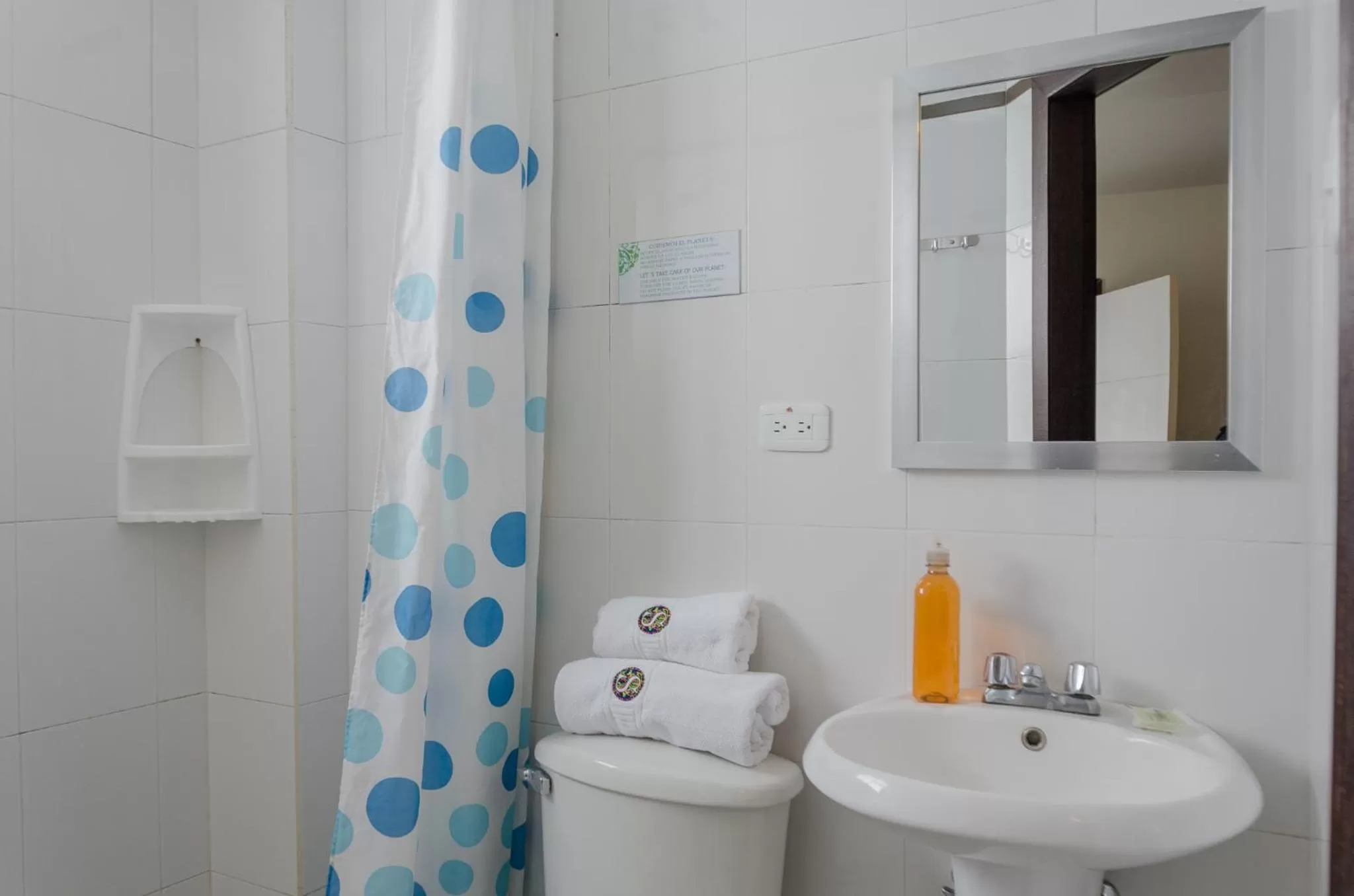 Bathroom in Hotel Shalom