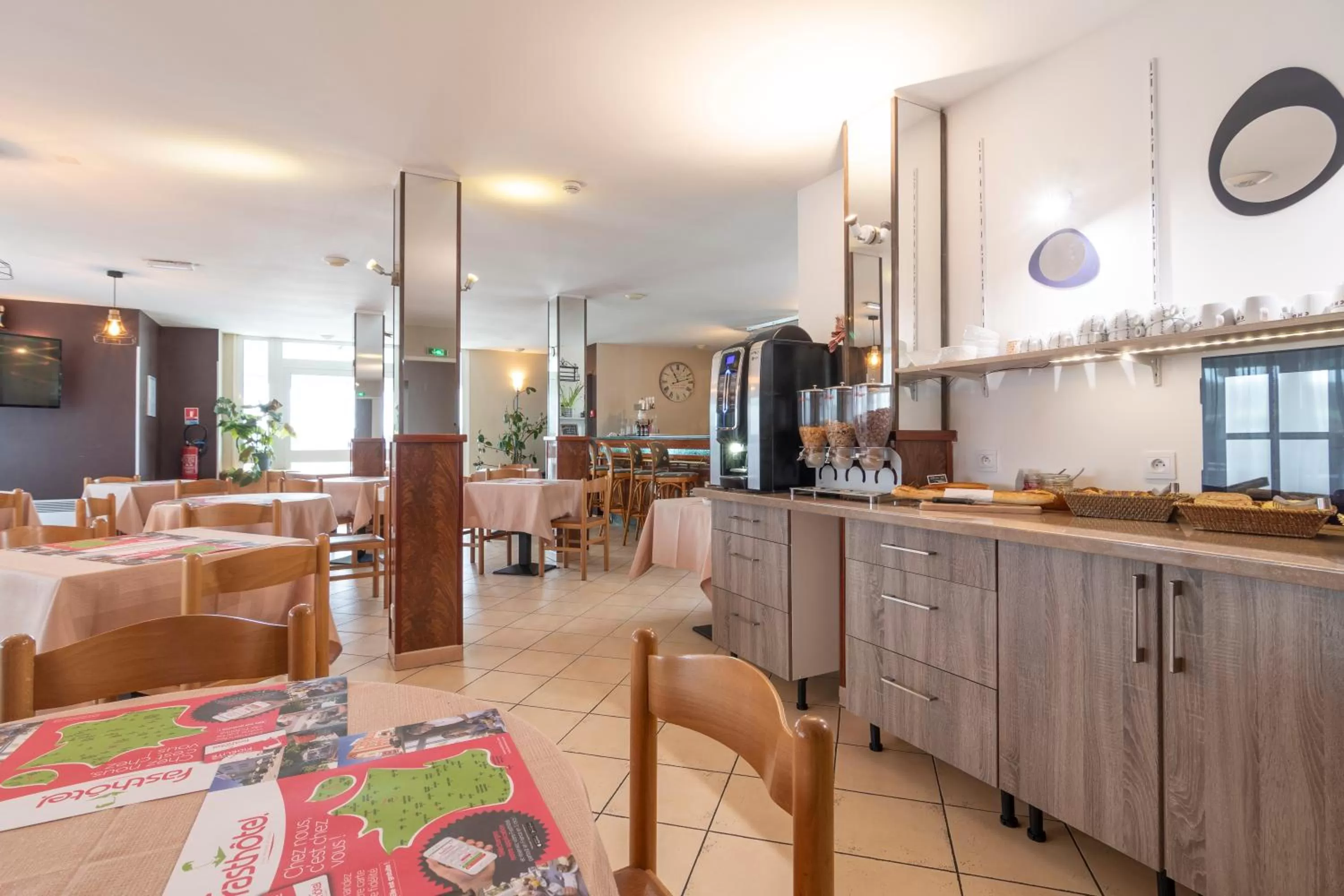 Food and drinks in Fasthotel Chateauroux