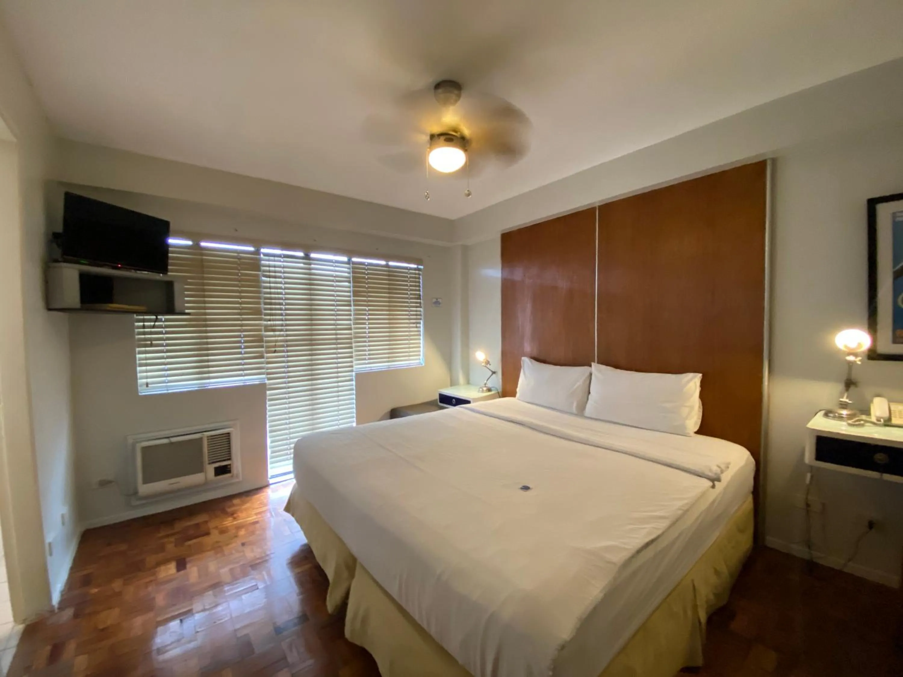 Double Room with Private Bathroom in The Clipper Hotel, Poblacion Makati
