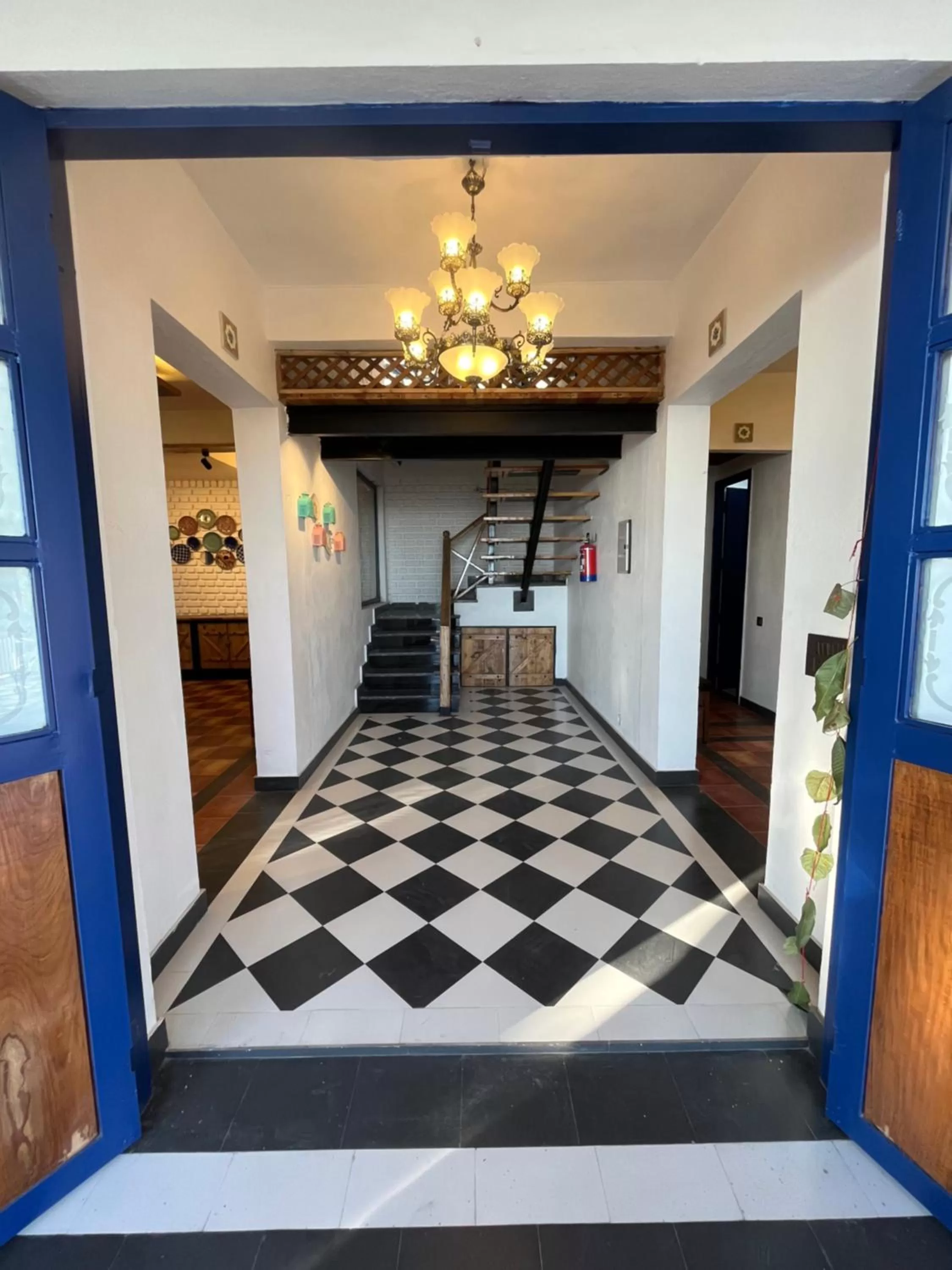 Facade/entrance in The Lanswood Estate