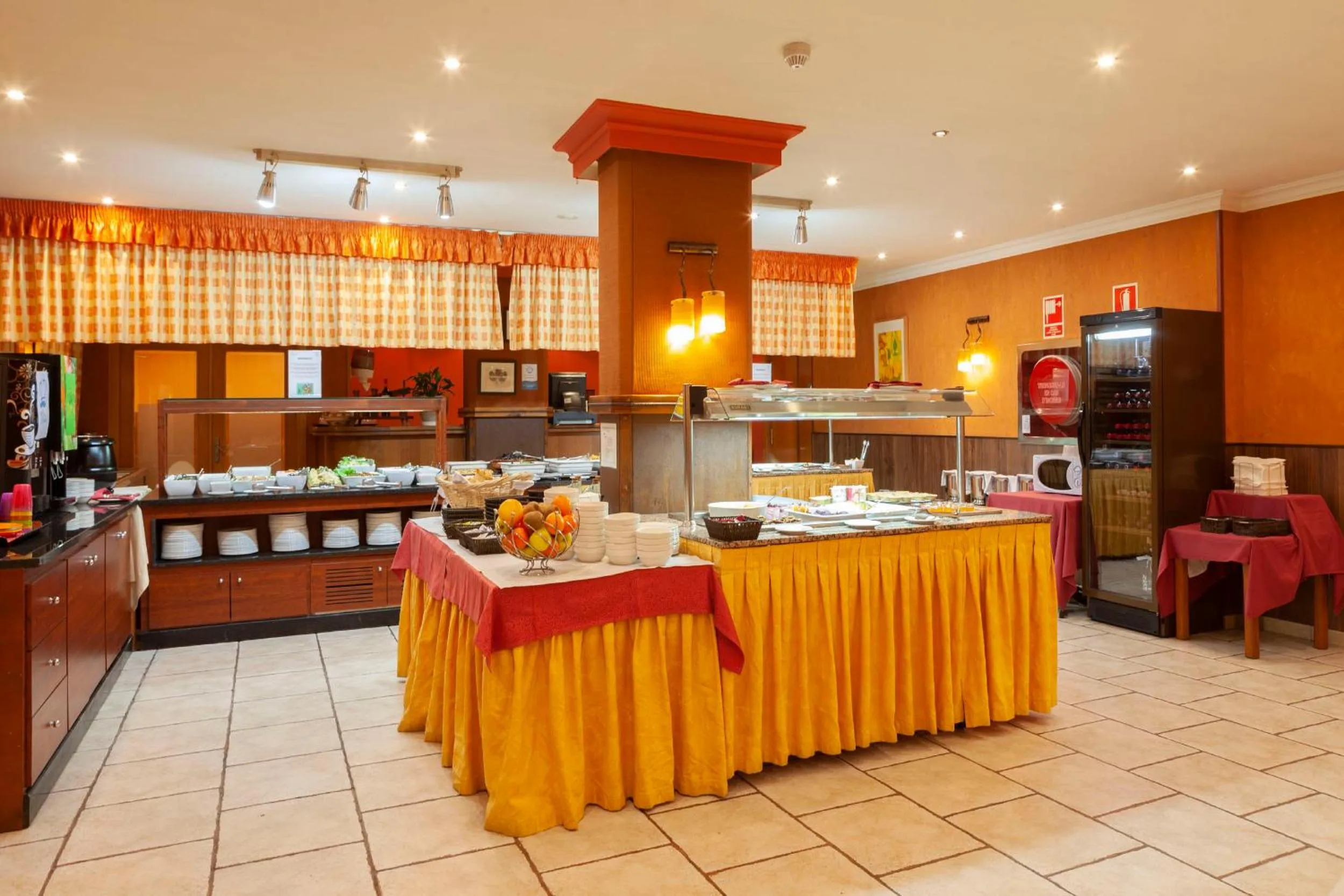 Restaurant/Places to Eat in Wuau! Hotel Segle XX