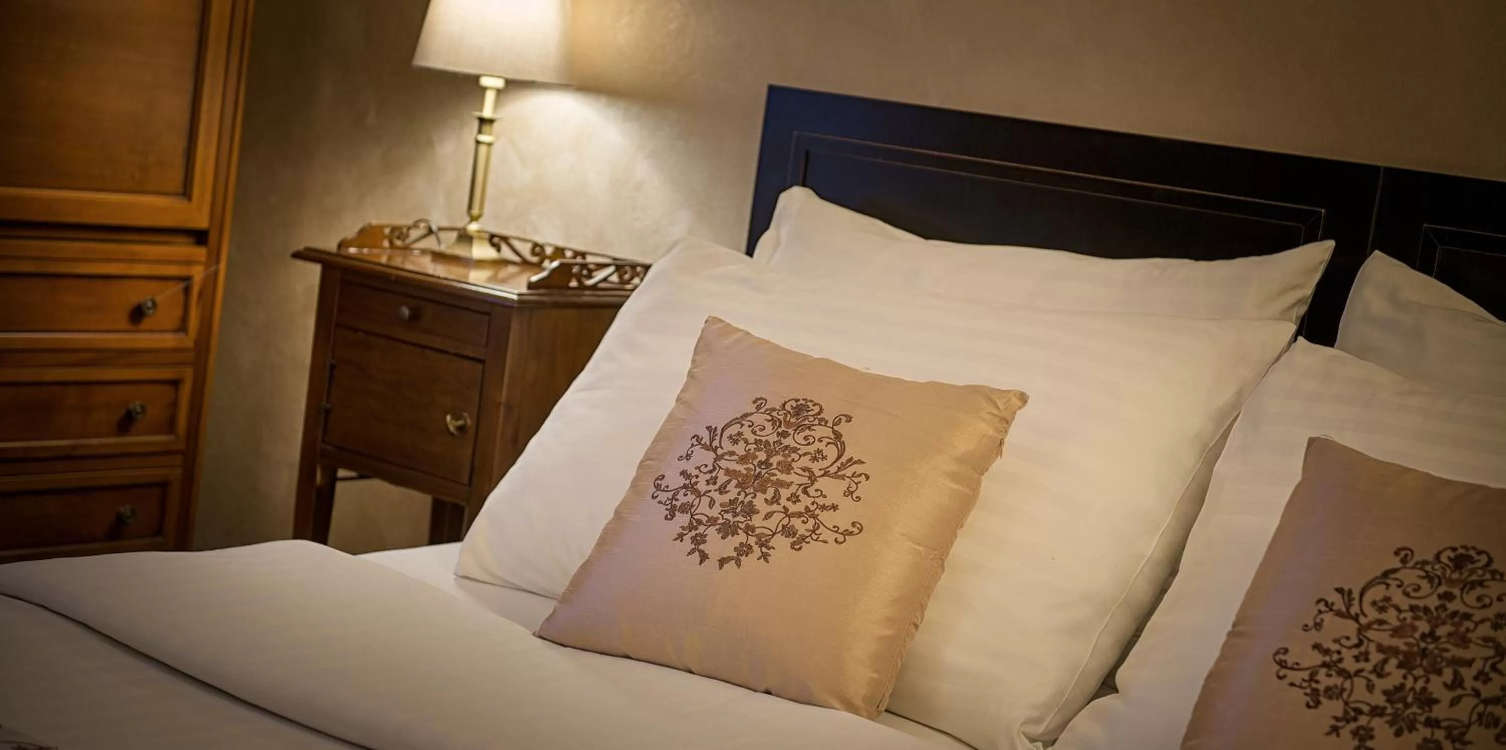 Decorative detail, Bed in Hotel Angelis