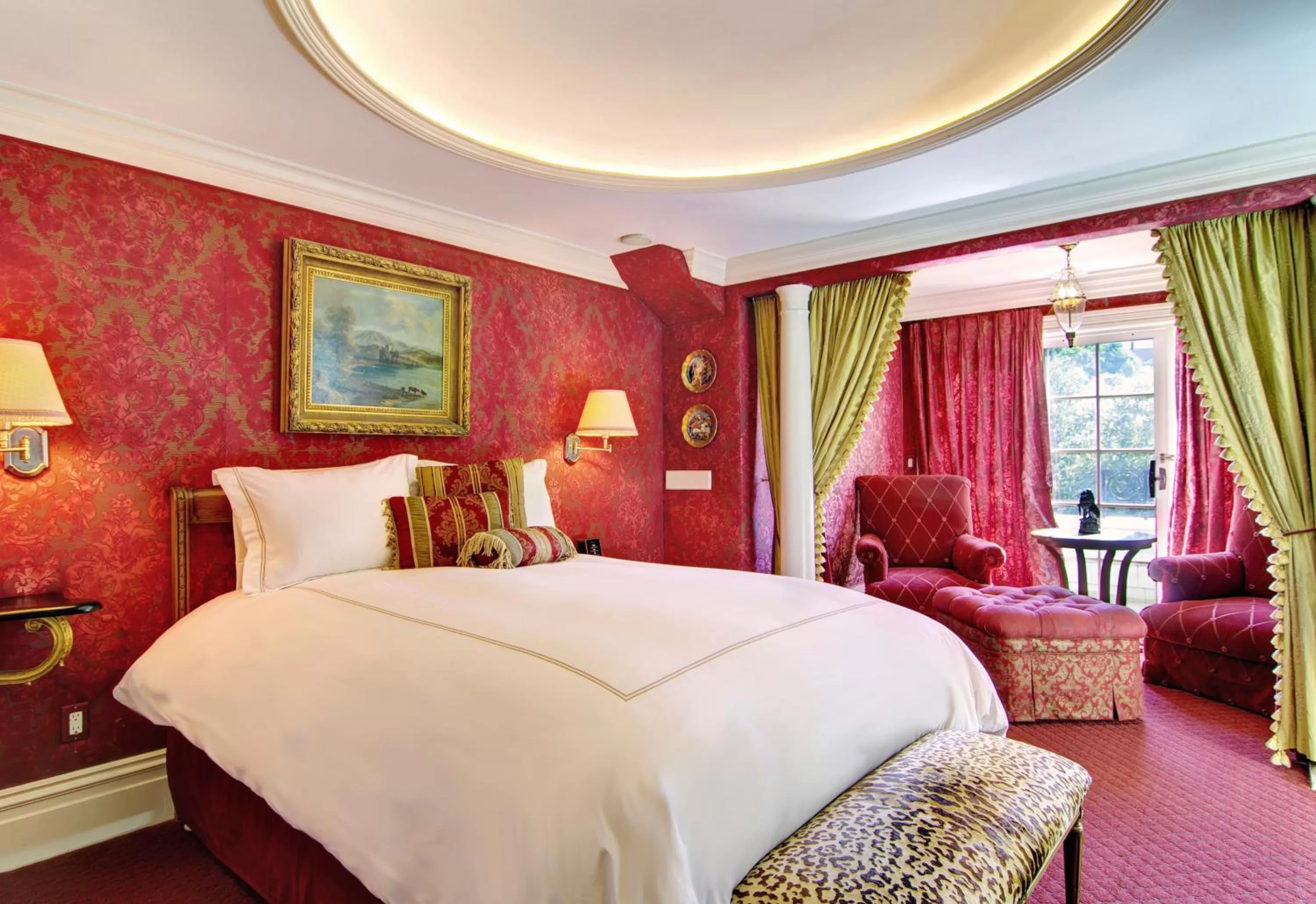 Seating area, Bed in Inn at Depot Hill