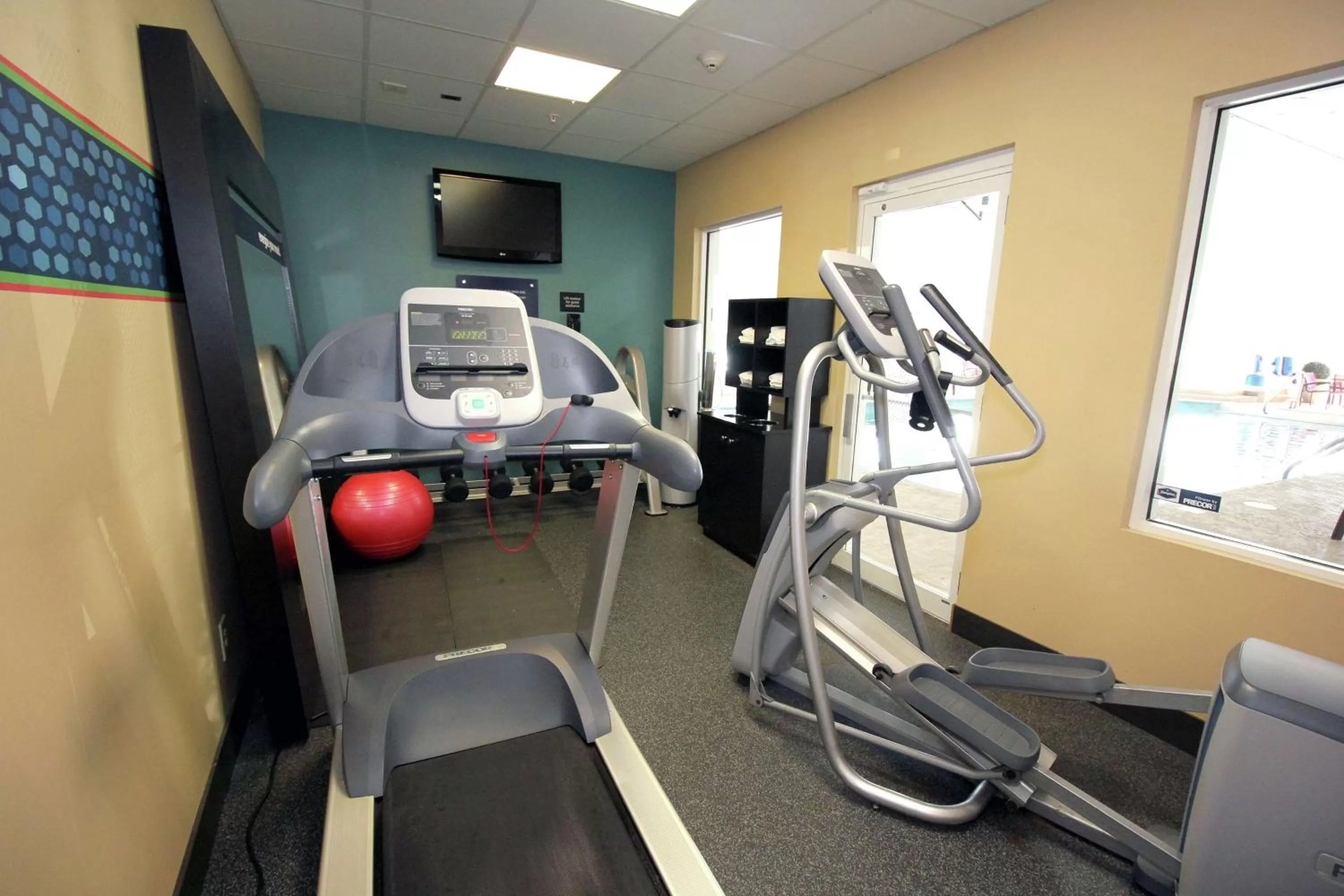 Fitness centre/facilities in Hampton Inn Sandusky-Central